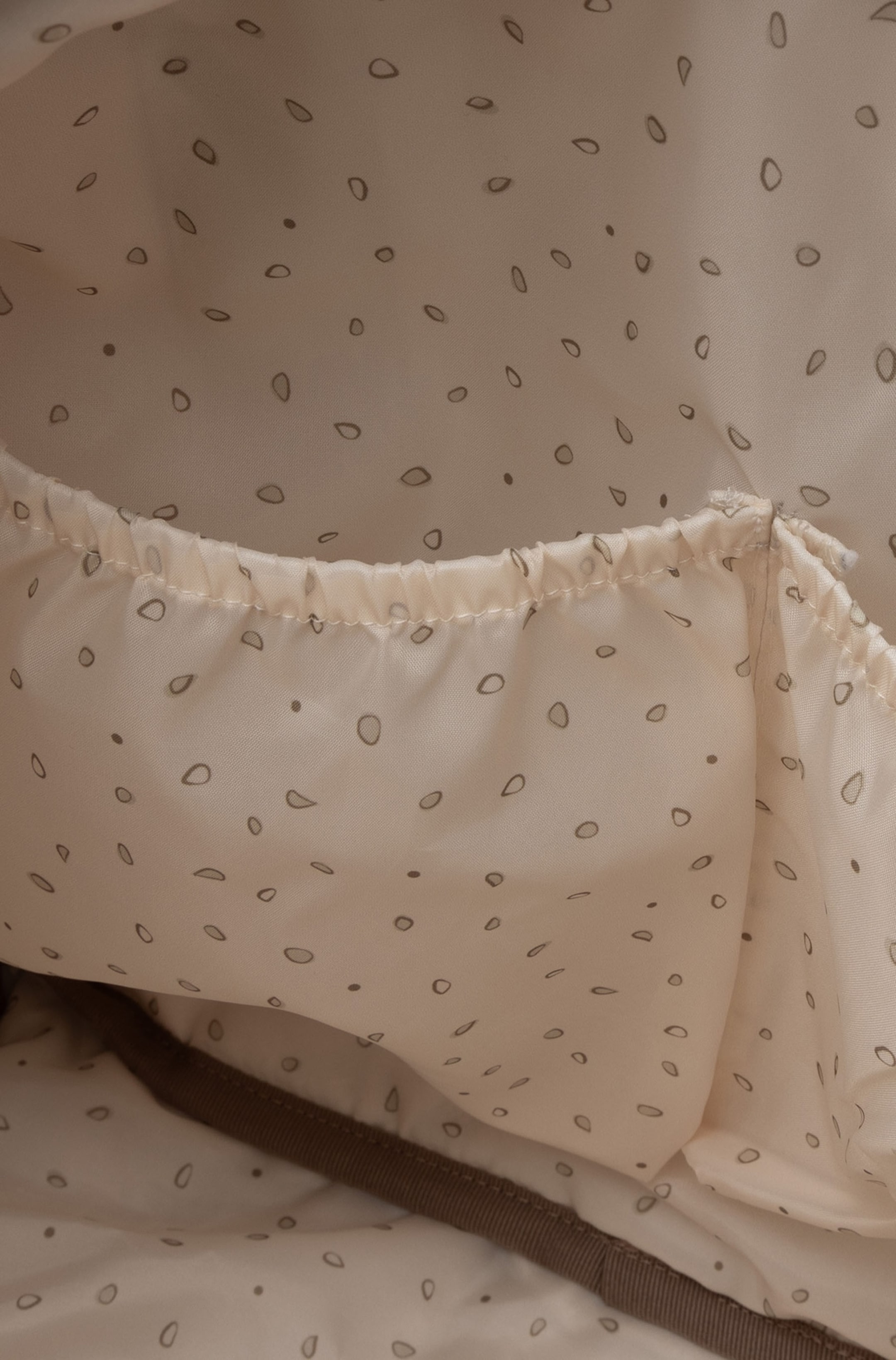 Größeres Bild ansehen: Wickeltasche - Shopper - Embossed Lily/milky Coffee - Jollein - Home All | H&M DE 7