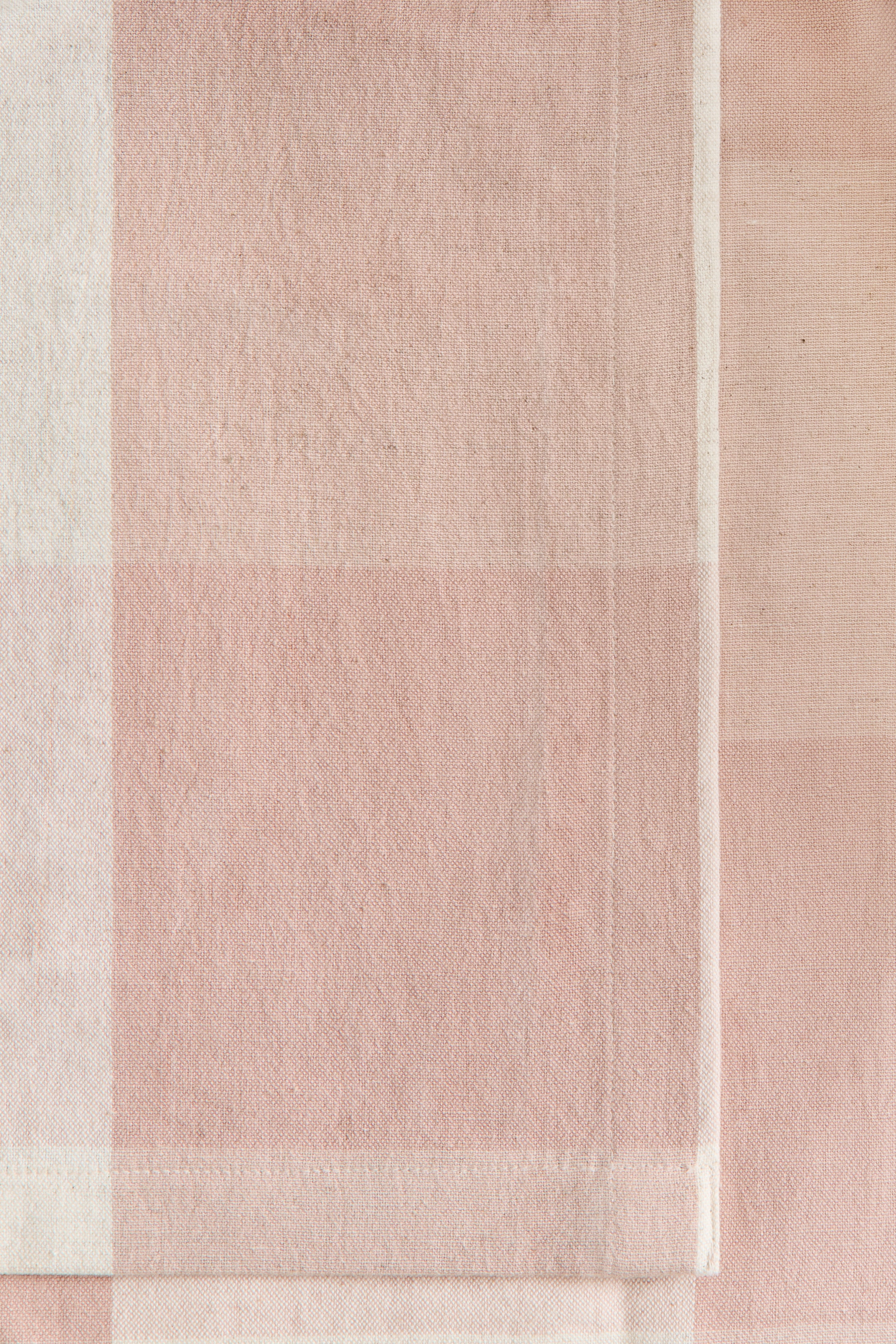 拡大画像を表示: リネンブレンドテーブルクロス - Light pink/Gingham check - Home All | H&M JP 3