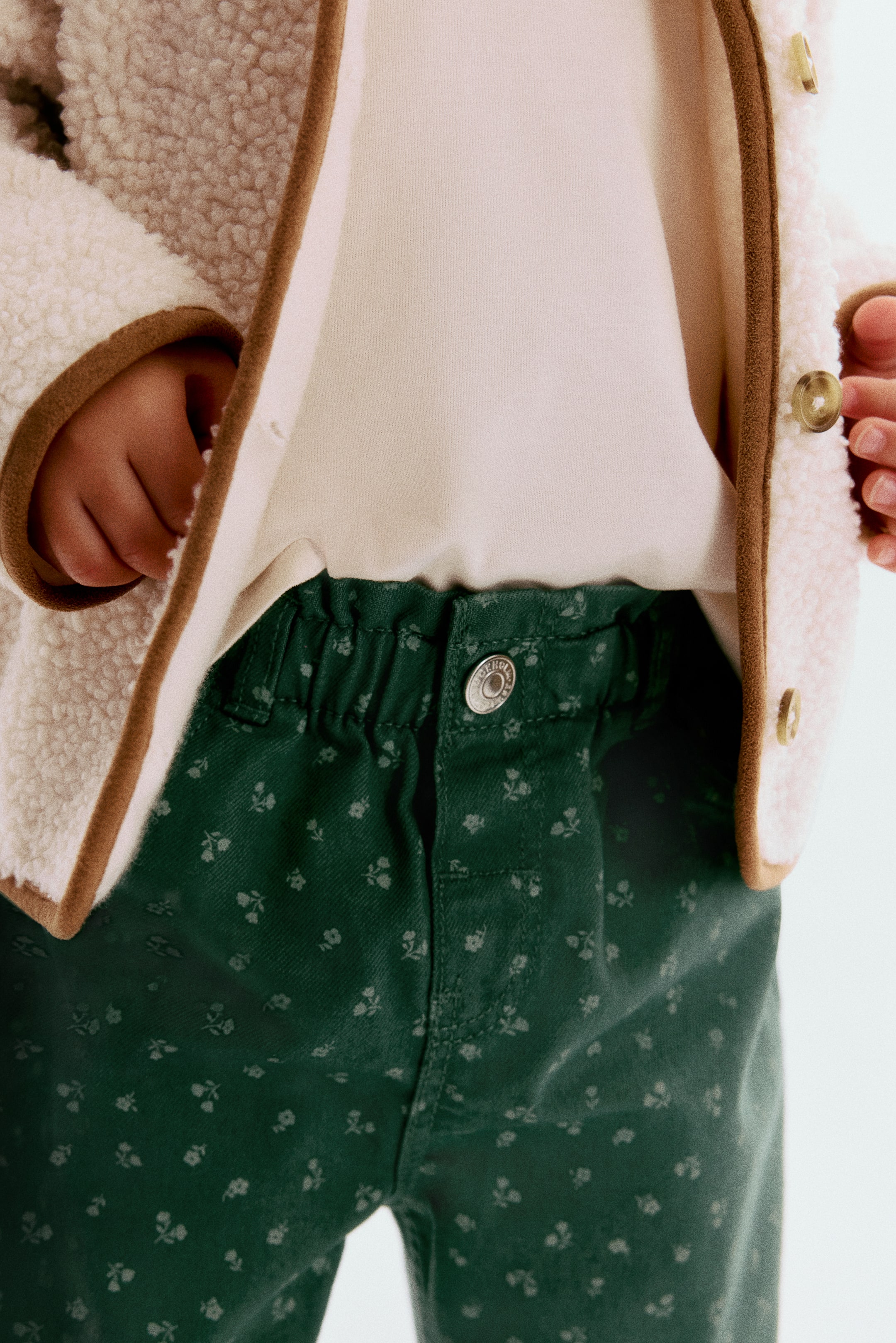 Детские джинсы H&M Printed twill trousers — фото 3
