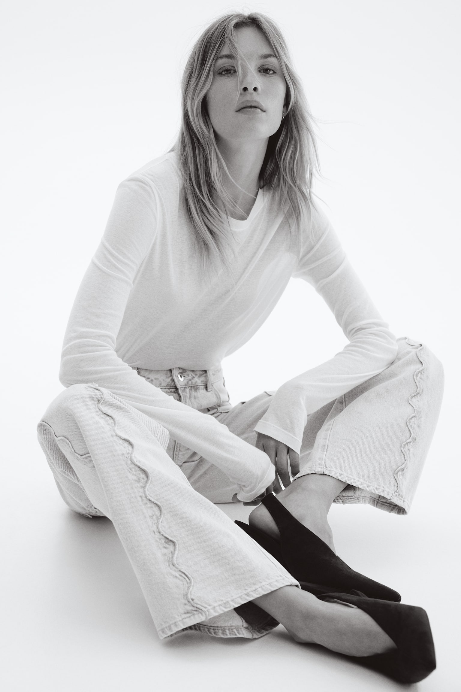 Flared Regular Waist Jeans - Light denim blue/Cream - 3