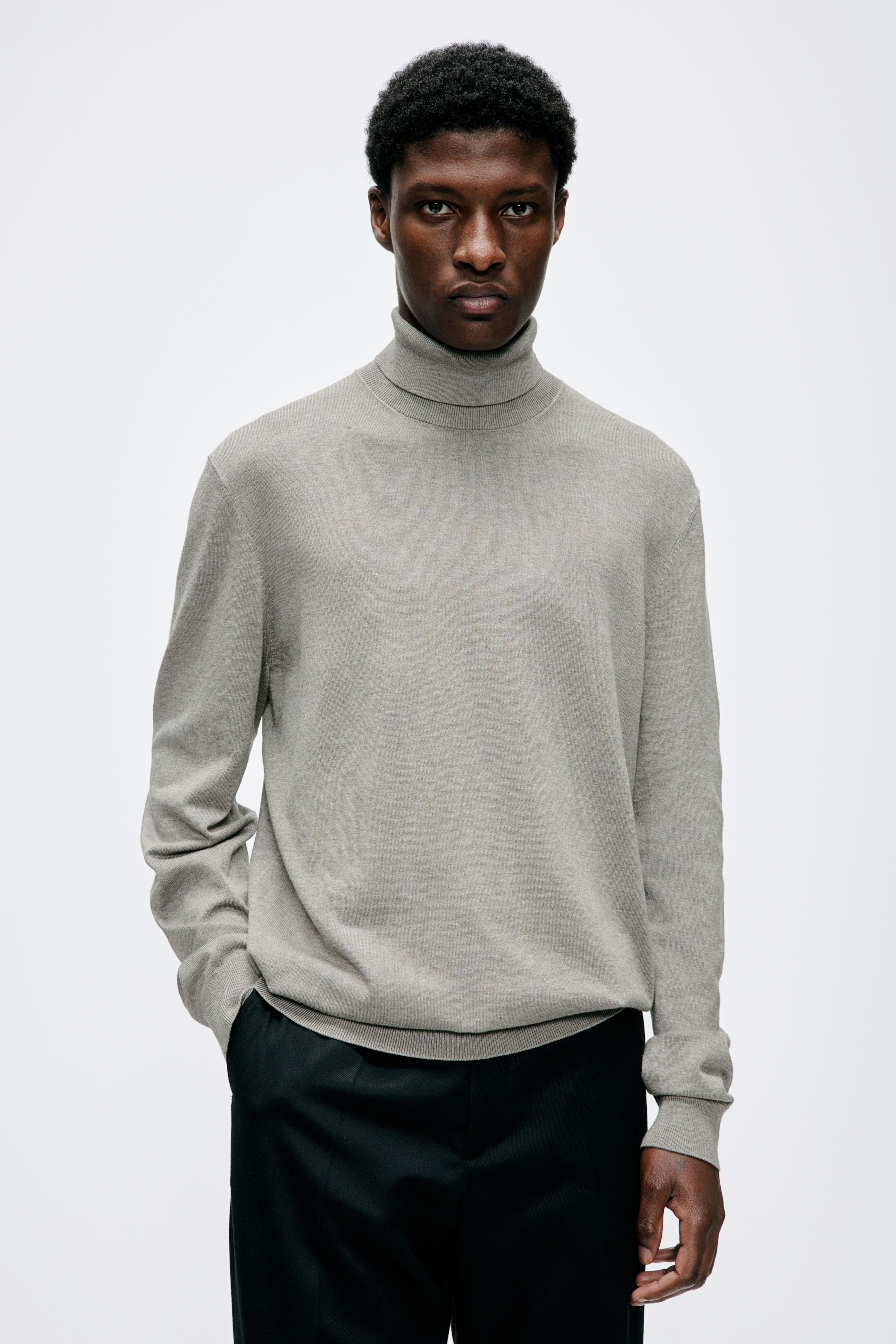 H&m grey turtleneck hotsell