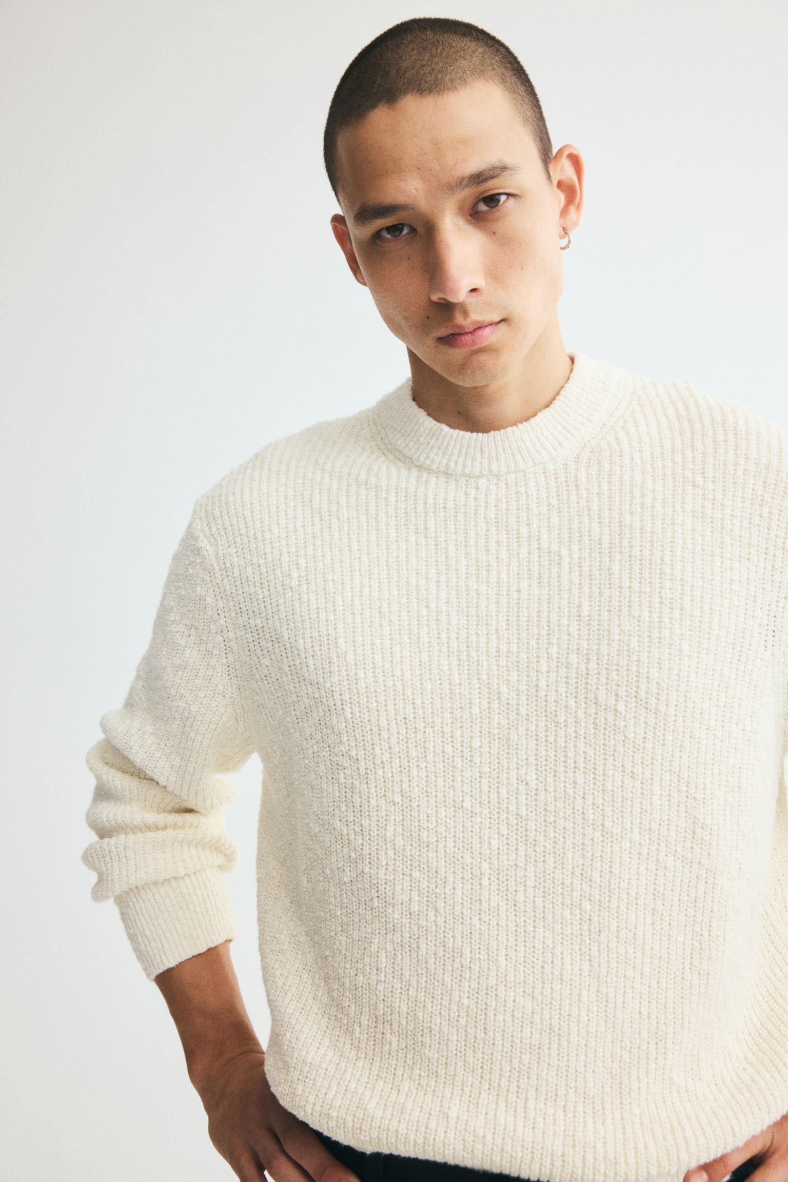 Мужской свитер H&M Relaxed-Fit Bouclé-Knit Cotton, цвет: Кремовый — фото 4