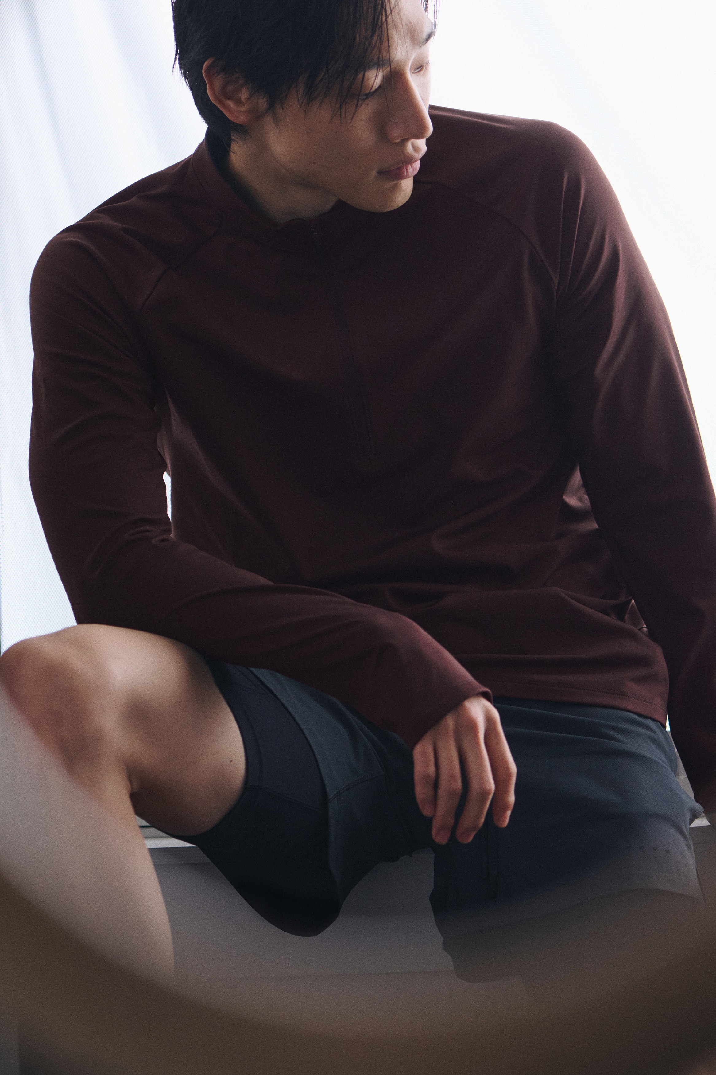 H&M Move - Miehet - Tummanruskea Vetoketjullinen välikerrostreenipusero ThermoMove - Size: XXL