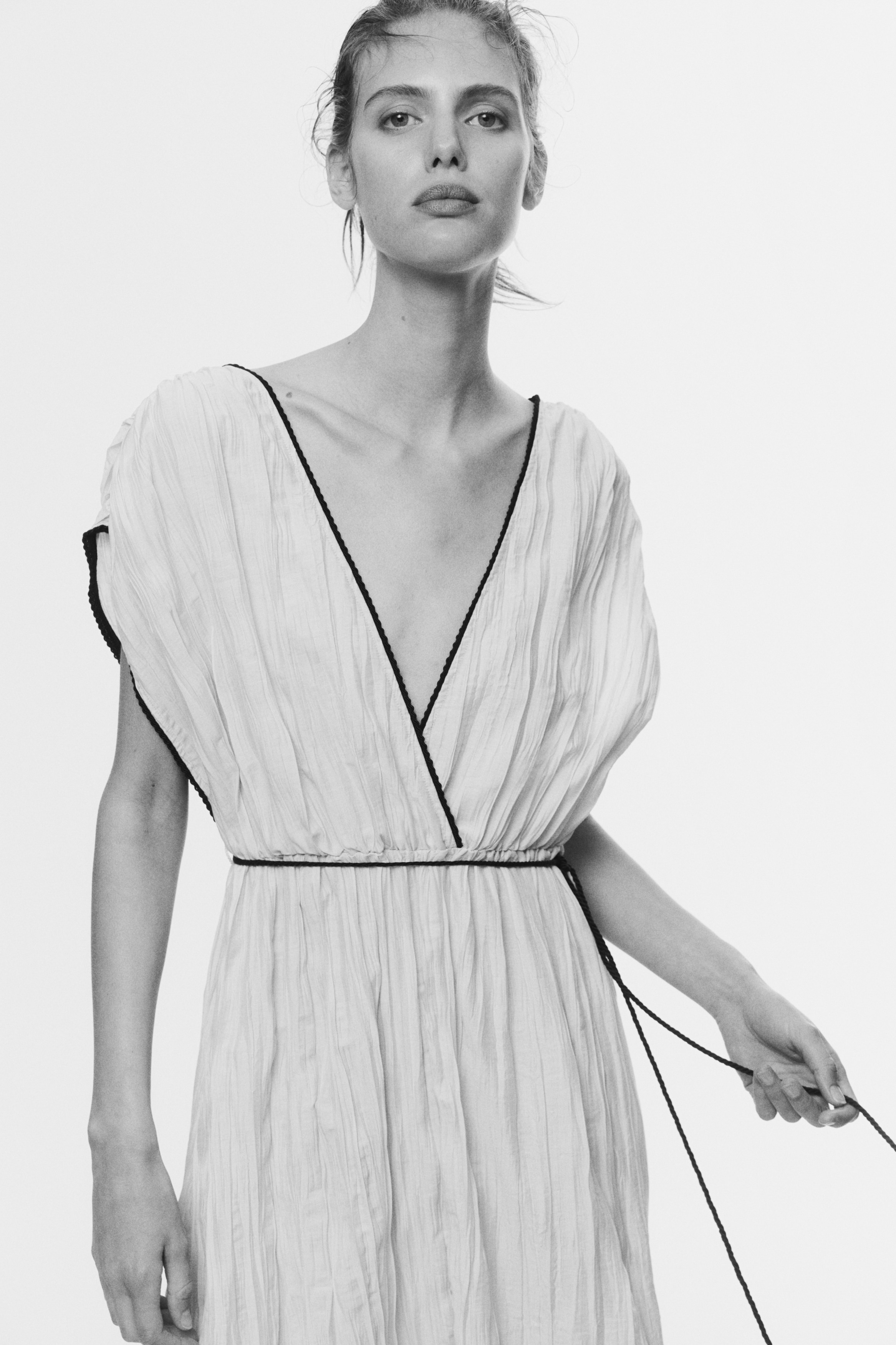 Crinkled tie-detail dressModel