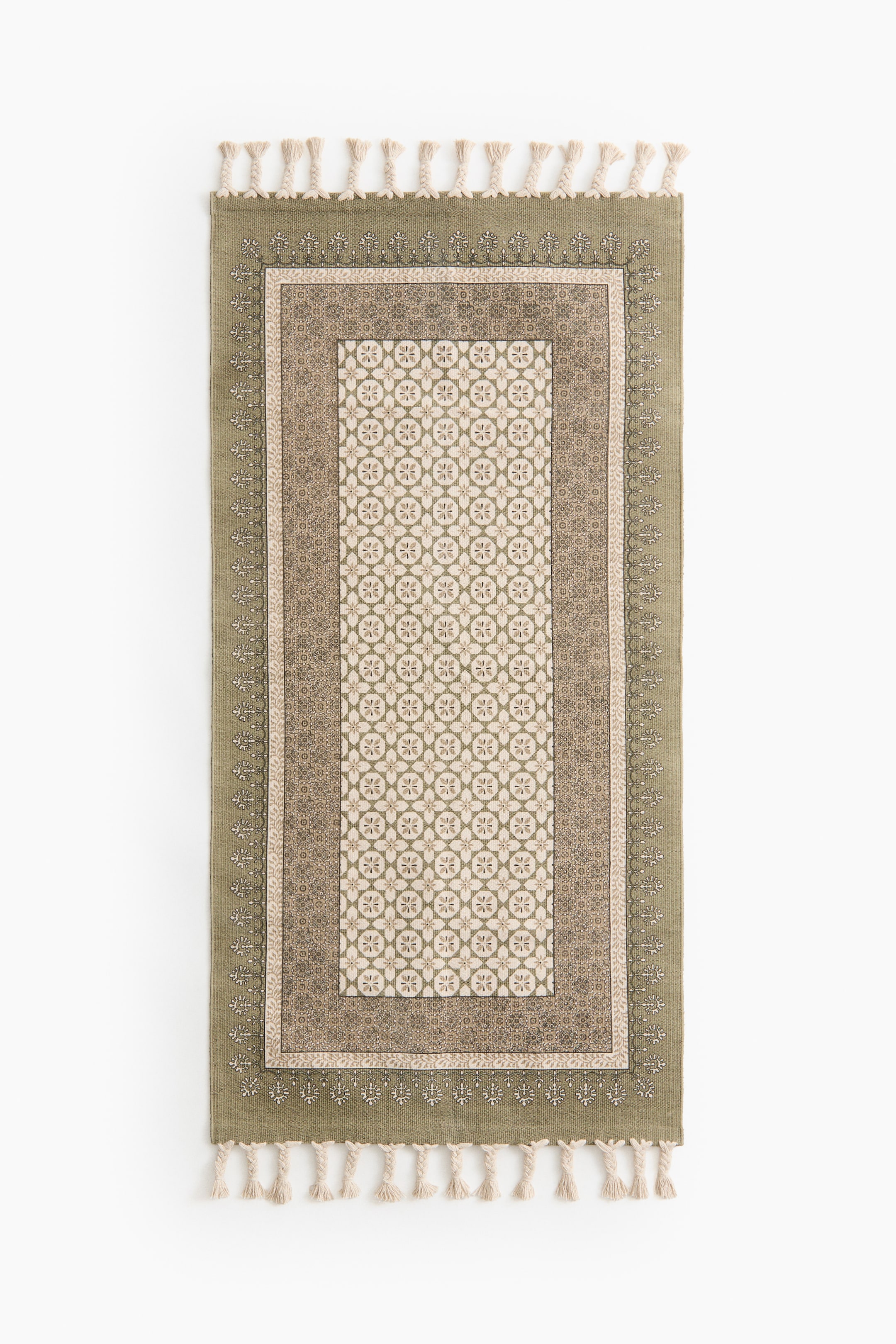 Ver imagen más grande: Alfombra de pasillo en algodón con flecos - Verde aceituna/Estampado - HOME | H&M ES 1