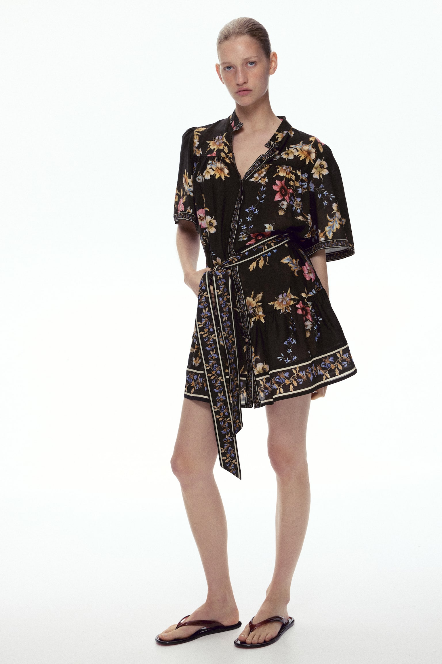Женское платье H&M Tie-Detail Button-Front, цвет: Чёрный / С принтом — фото 4