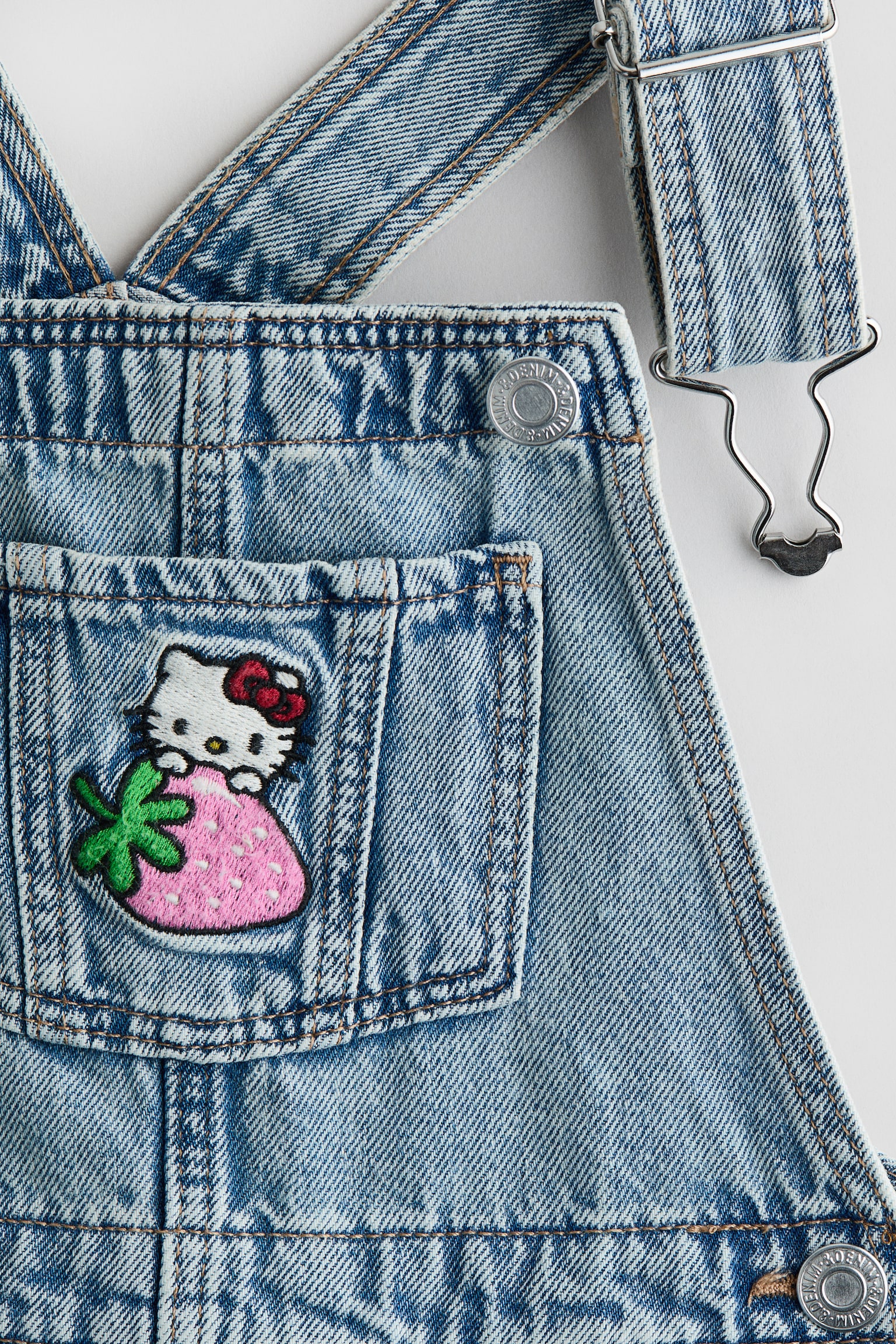 Appliquéd denim dungaree shorts - 4