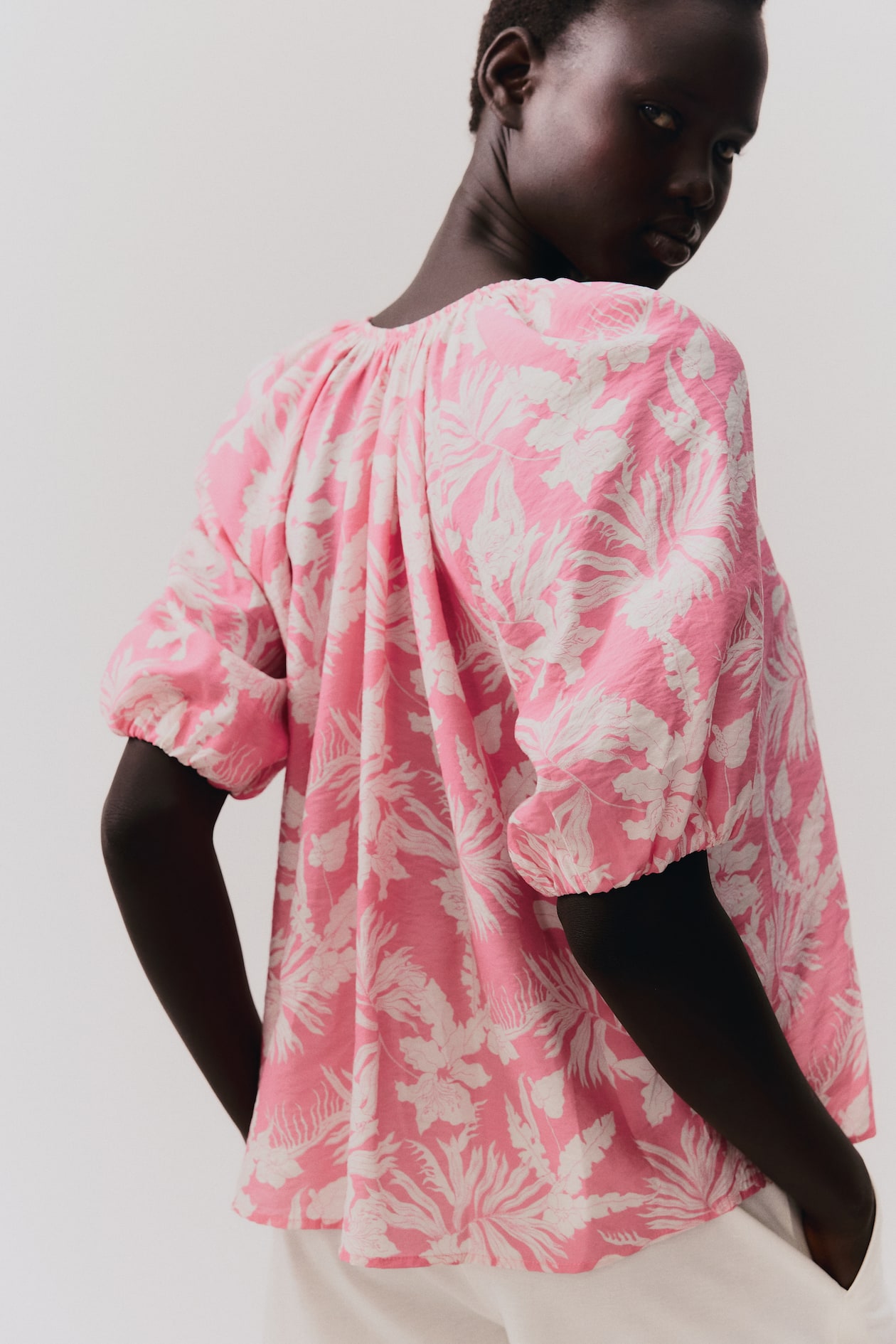 Balloon-Sleeved Blouse - image 5