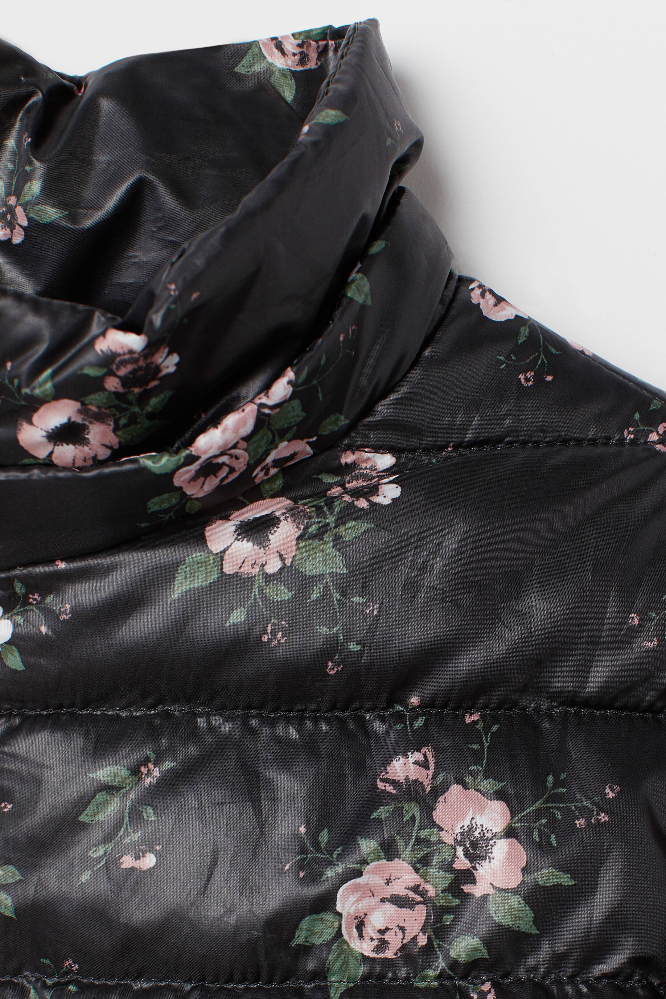 Größeres Bild ansehen: Wattierte Jacke - Schwarz/Geblümt - Kids | H&M DE 2