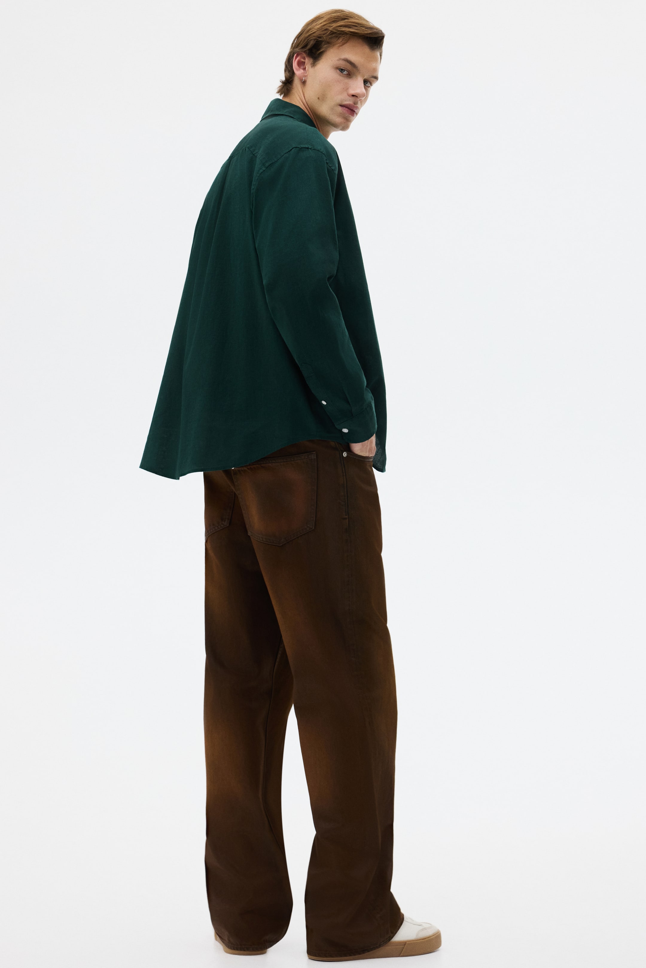 View larger image: Regular Fit Linen-blend shirt - Dark green - Men | H&M IN 3