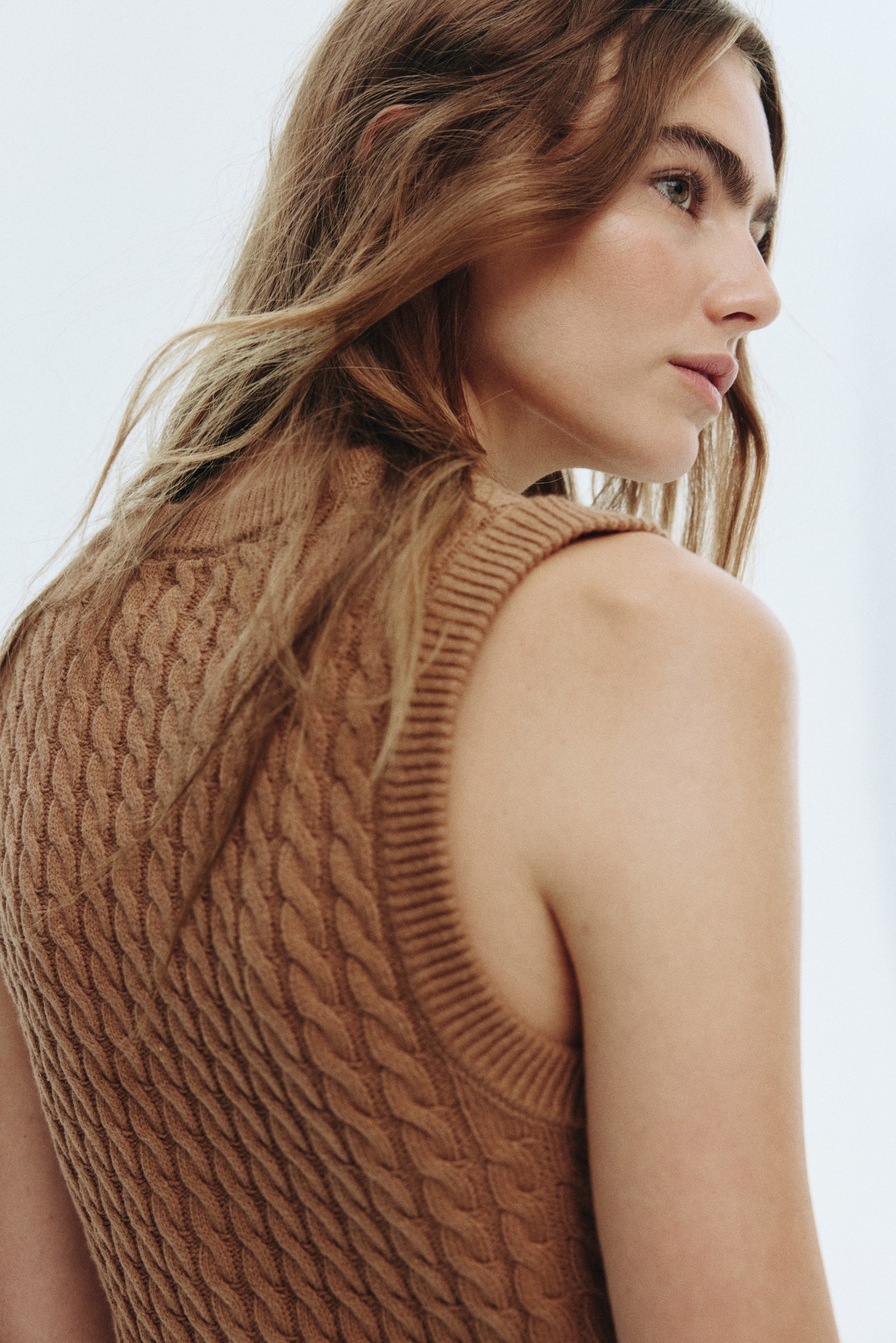 Cable-knit waistcoat - Light brown/Dark khaki green/Cream - 4