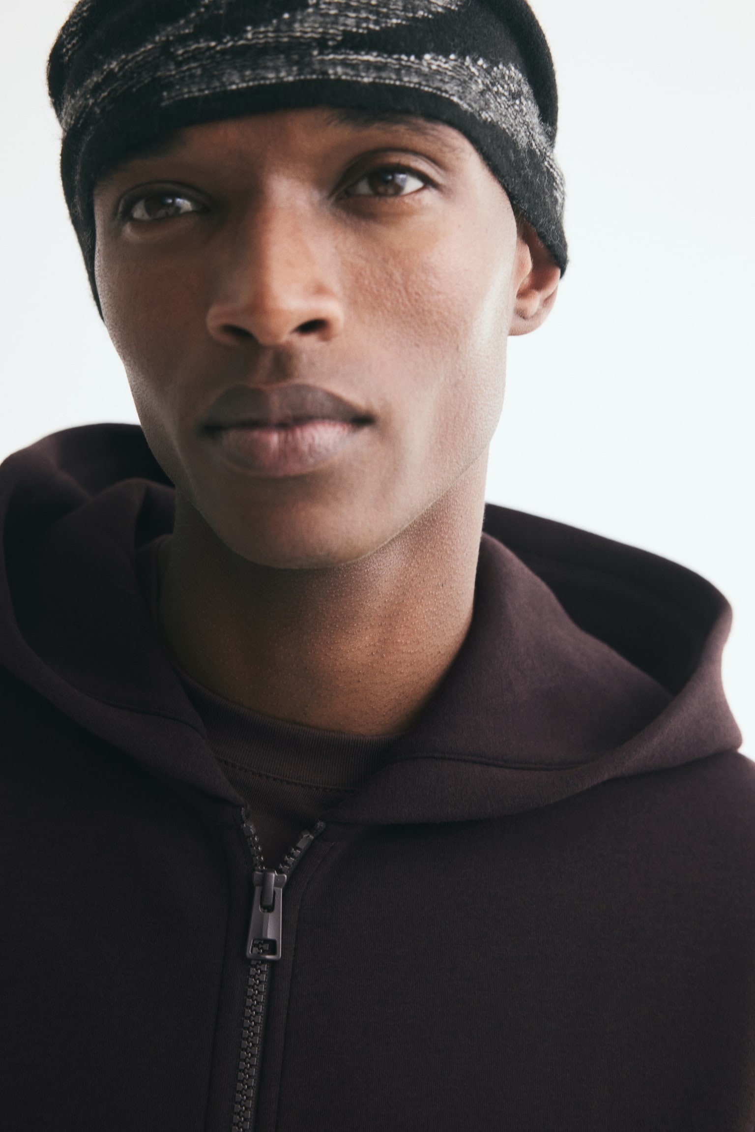 Мужская куртка H&M Relaxed-Fit Hooded Scuba, цвет: Тёмный коричневый — фото 4