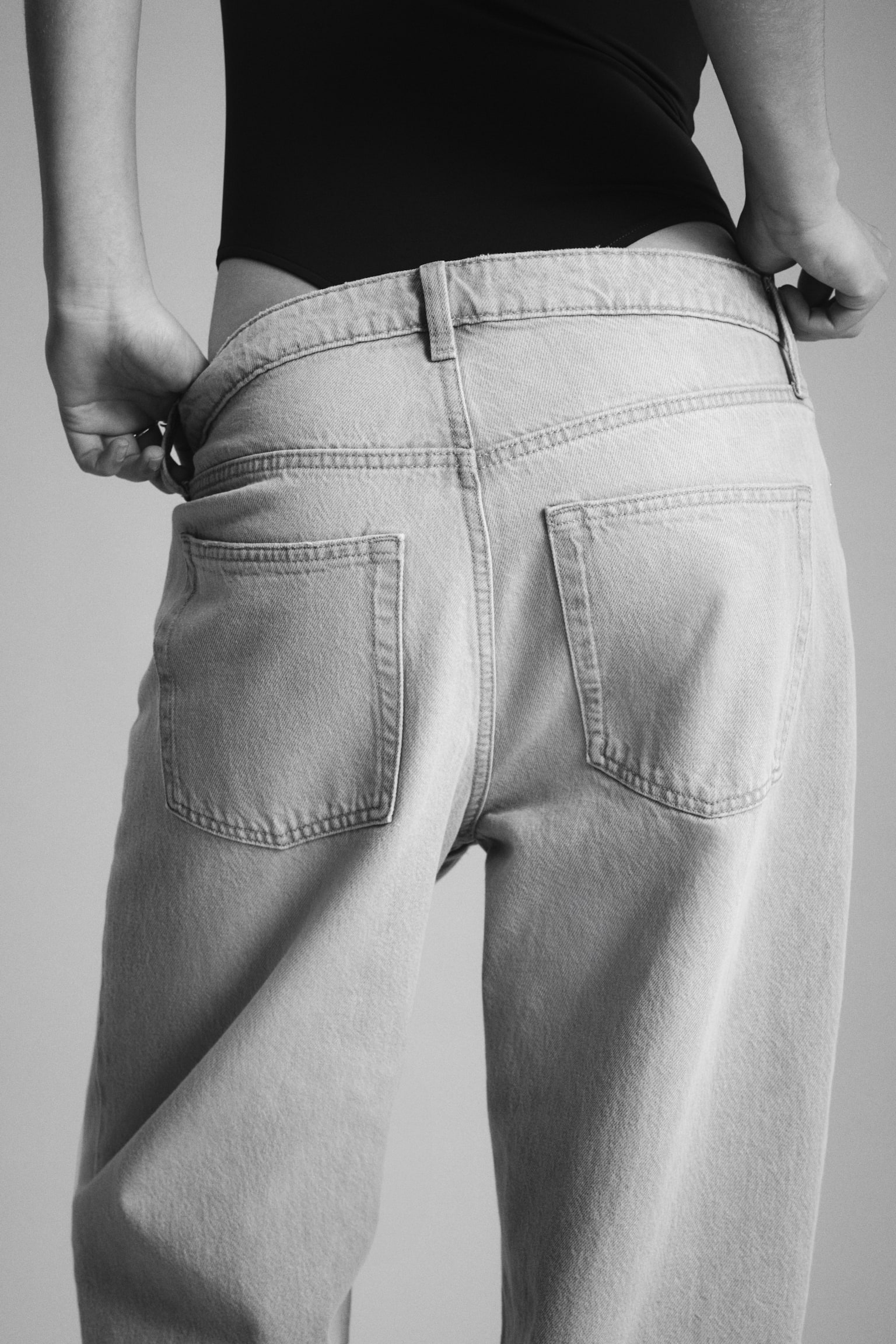 Wide High Waist Jeans - Сив деним/Светлосин деним/Тъмносин деним/Бял/Син деним/Син деним/Пран черен/Тъмносин деним/Тъмносин деним/Син деним/Морскосин деним/Светлосин деним/Тъмносив/Черен - 6