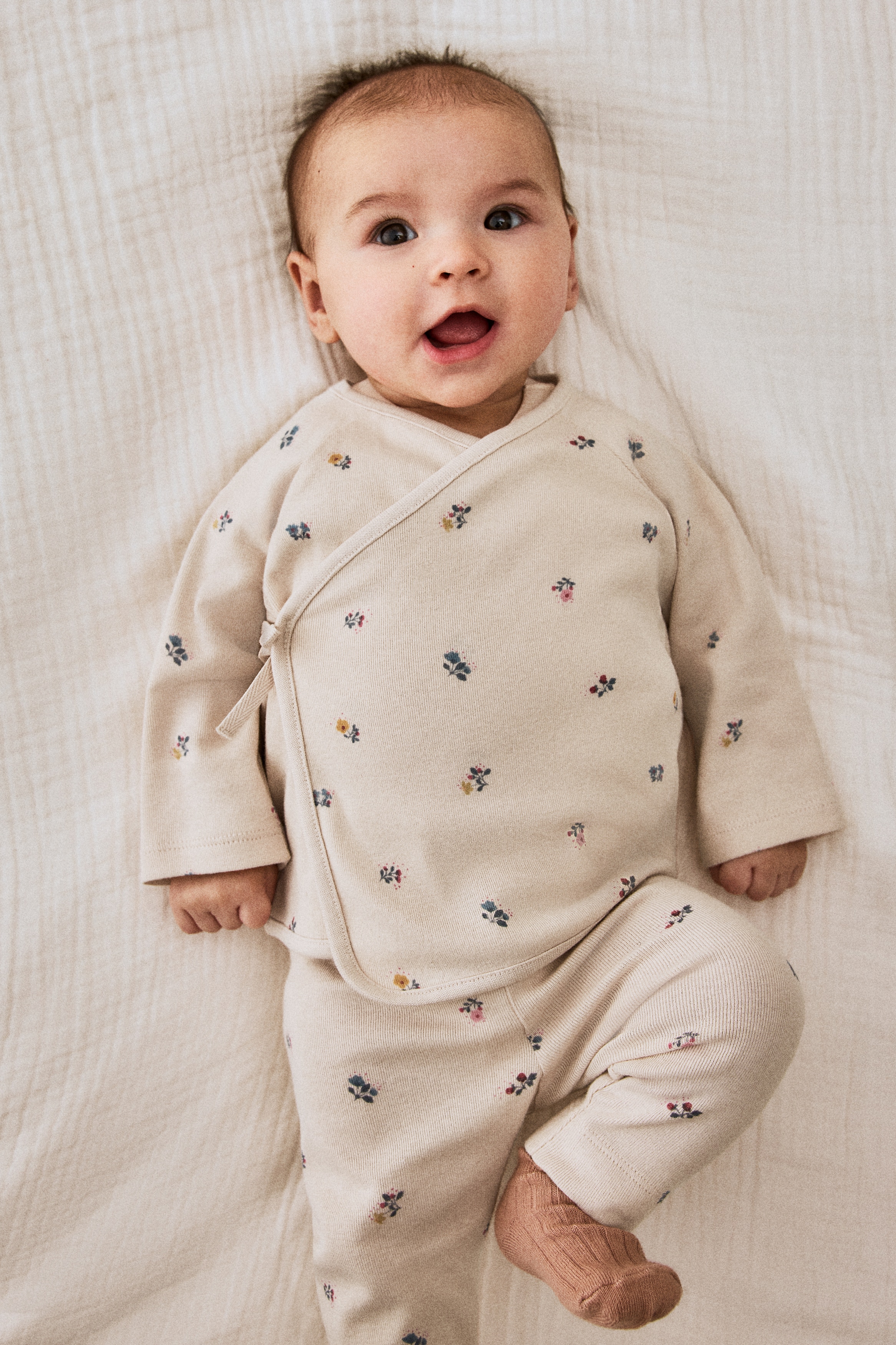 2-piece Wrapover Top and Leggings Set - Light beige/apples - Kids