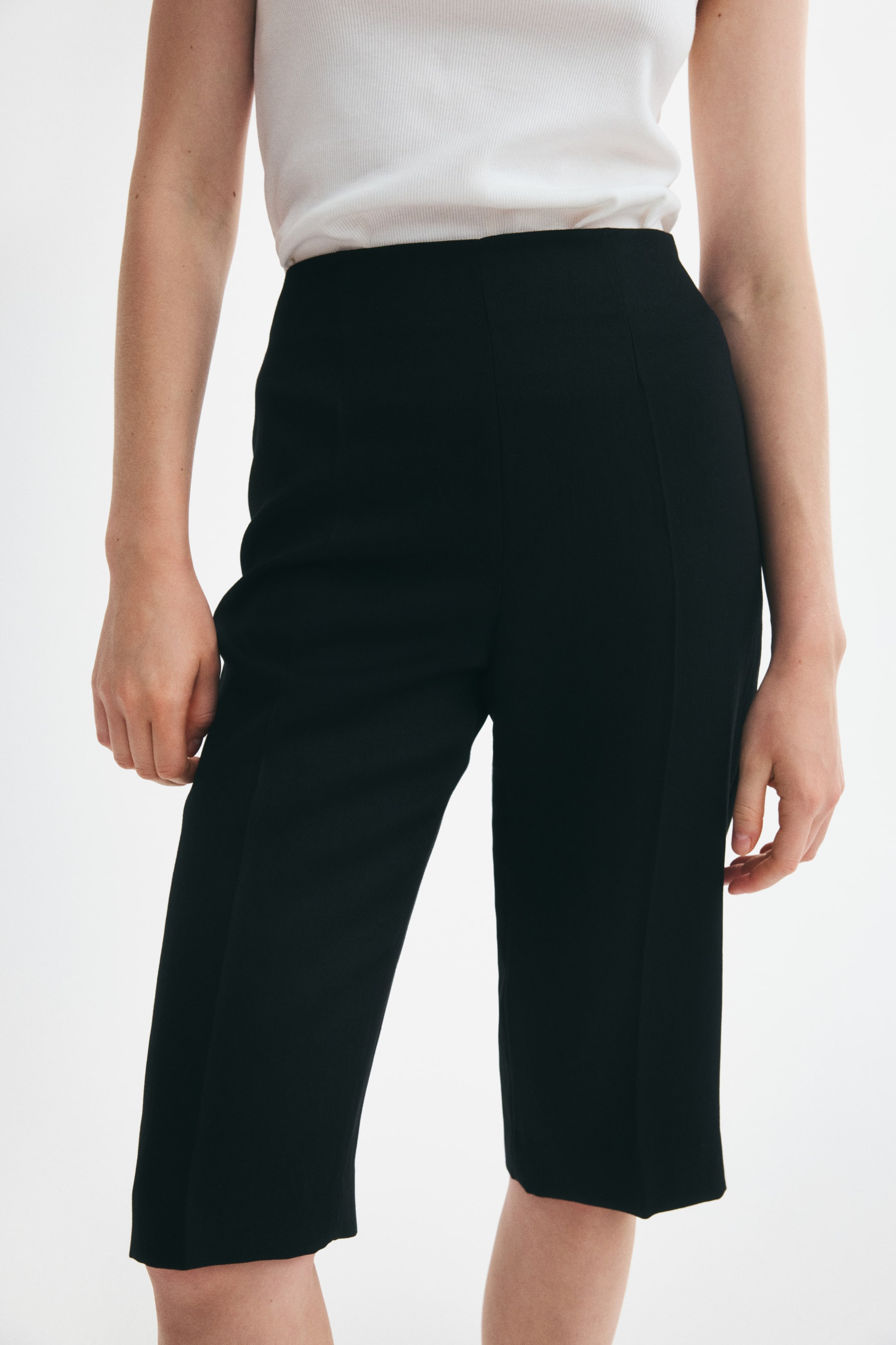 Tailored Capri Pants