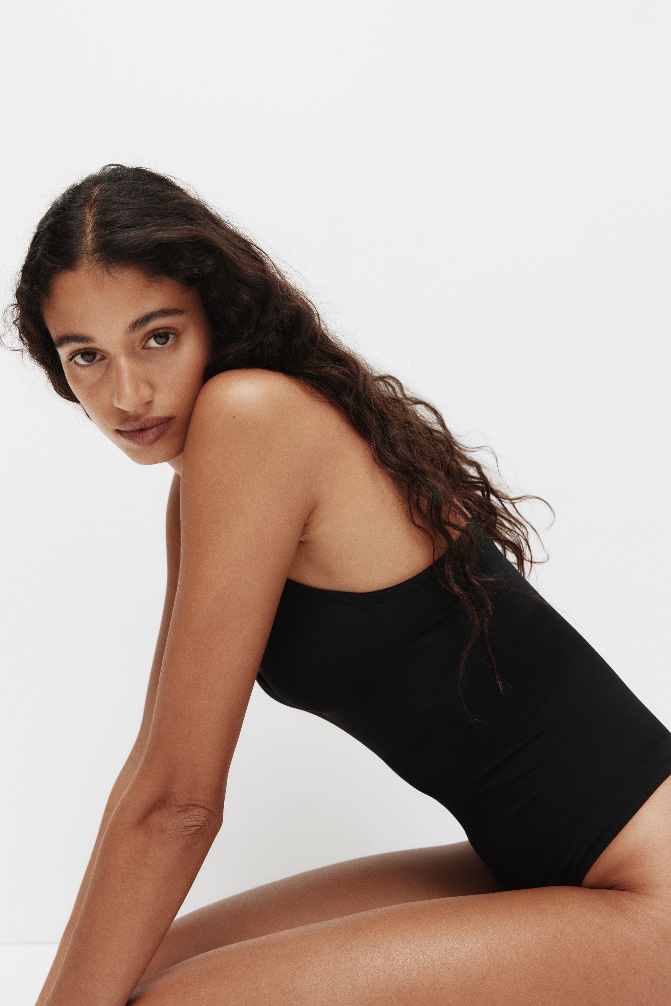 Visa större bild: Body Seamless Light Shape - Svart - DAM | H&M SE 3