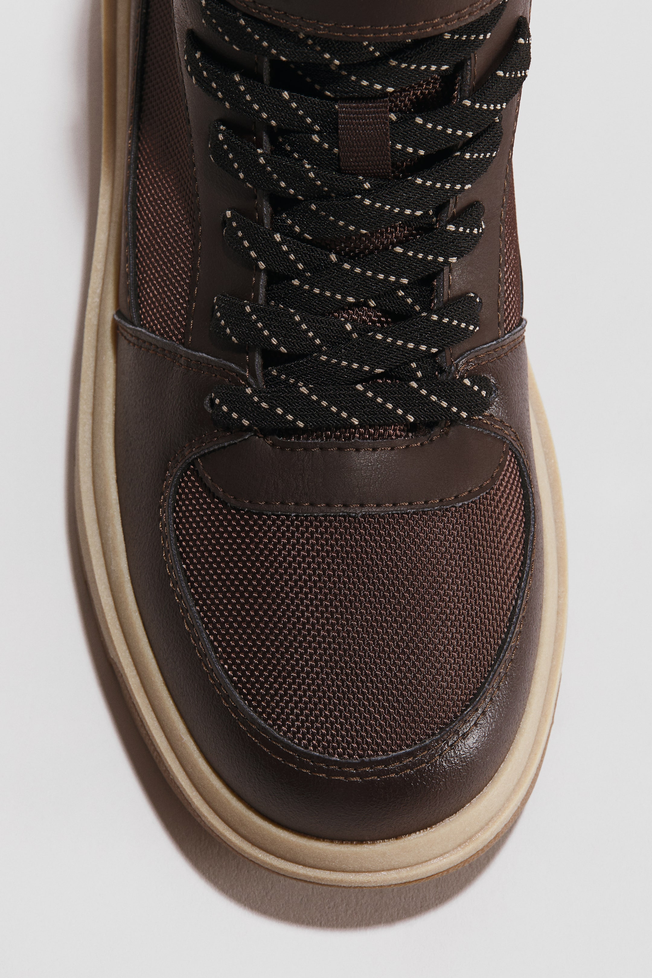 Chaussures de sport montantes et imperméables