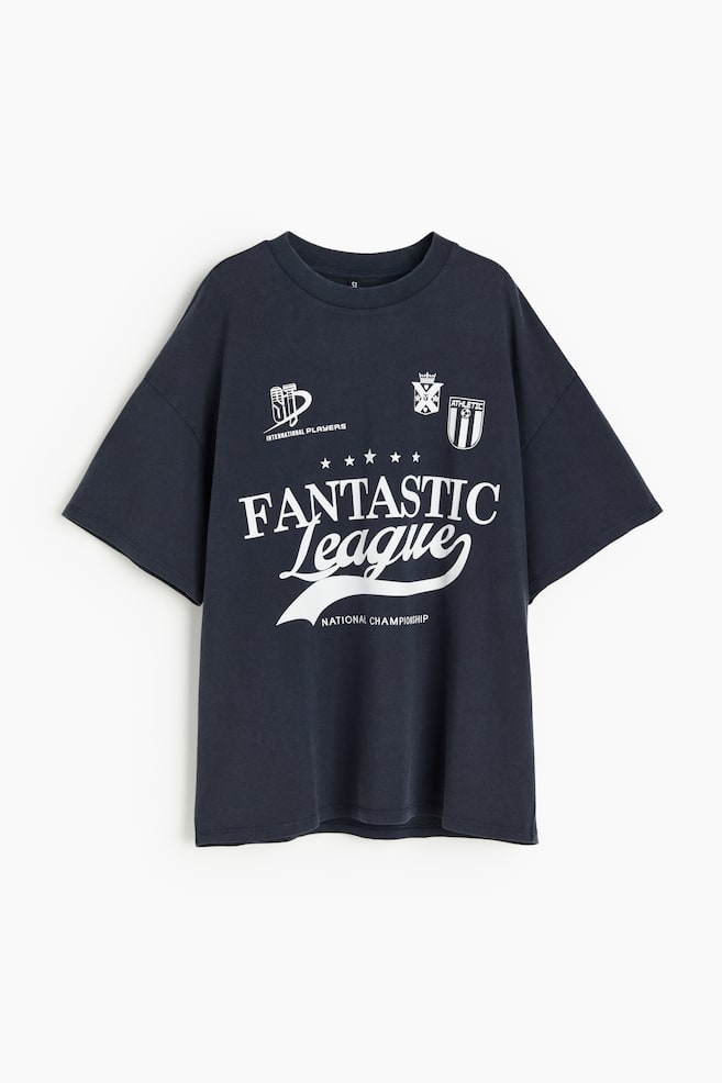 Oversized T-Shirt mit Motivdetail - Dunkelblau/Fantastic League/Dunkelgrau/Manhattan/Schwarz/Kariert - 2