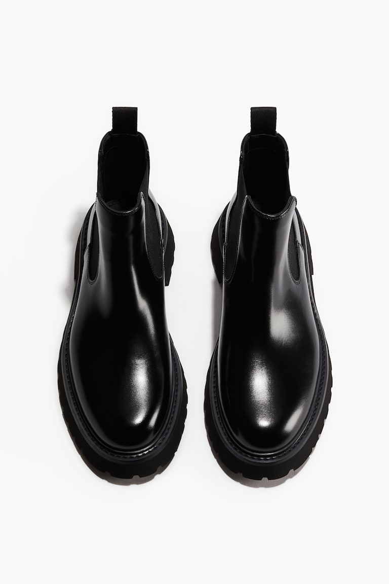 Errand Day Mood — Chelsea boots