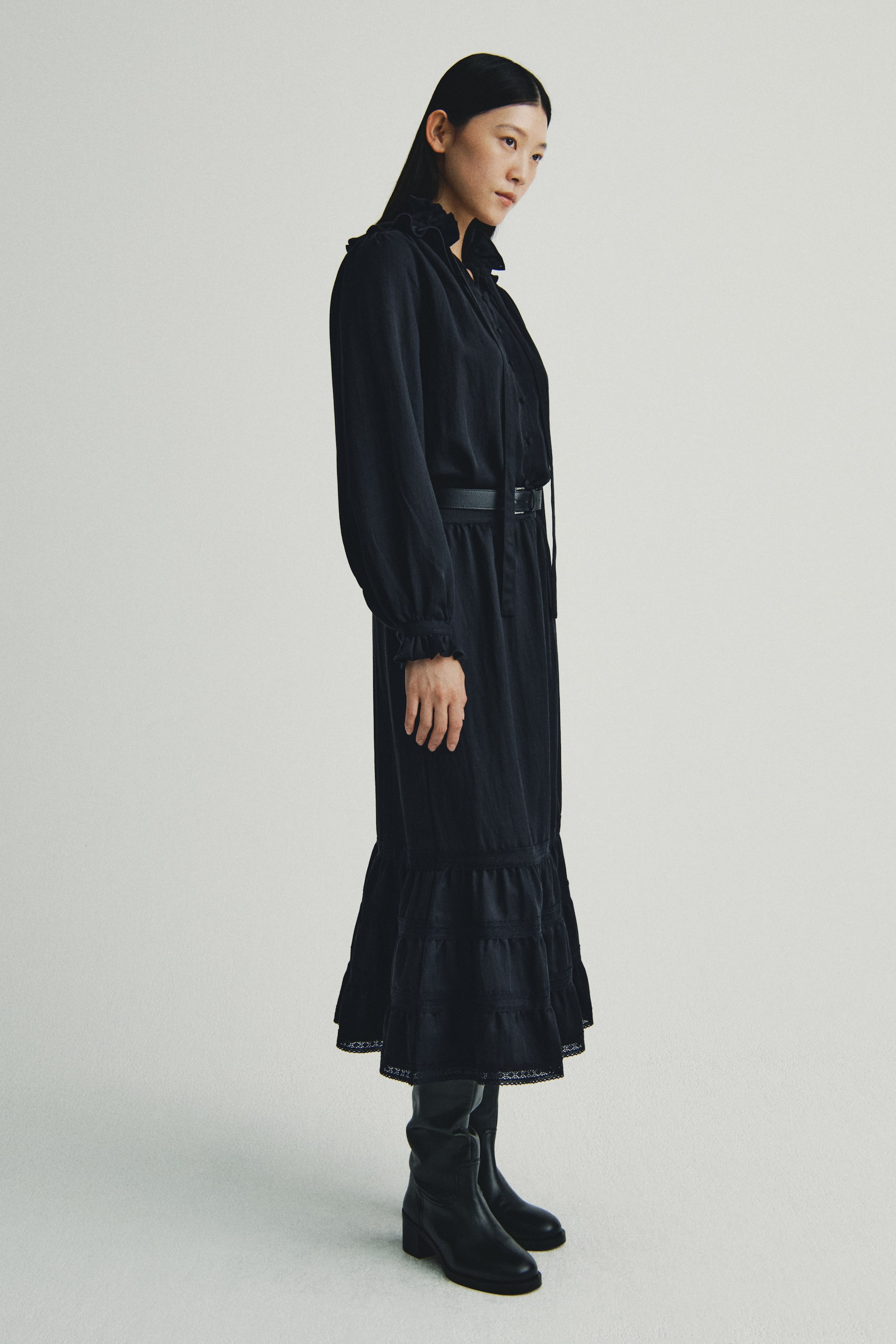 Xem ảnh lớn hơn: Chân váy đáp ren - Màu đen - Ladies | H&M VN 3