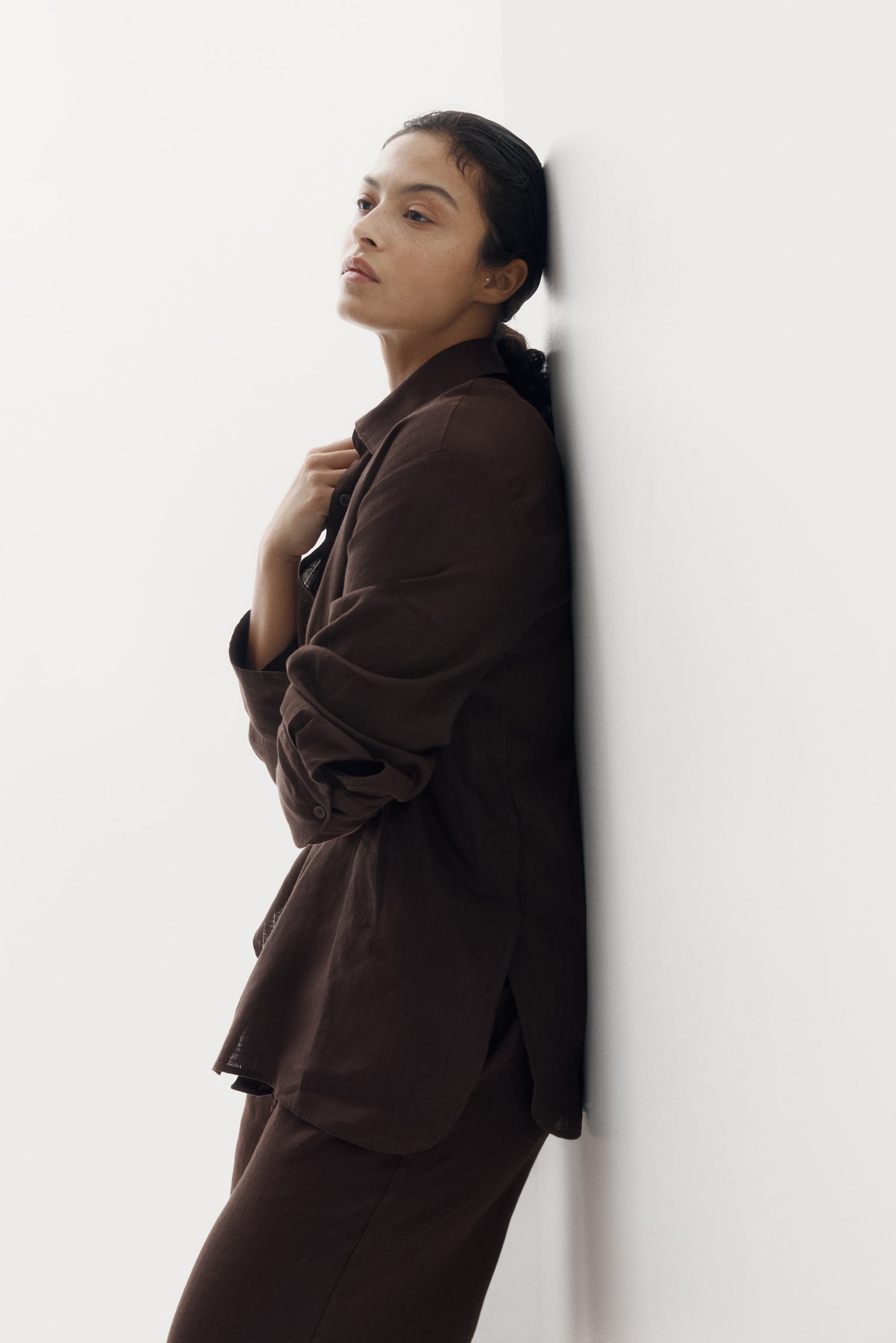 Oversized linen shirt - Dark brown/White - 5