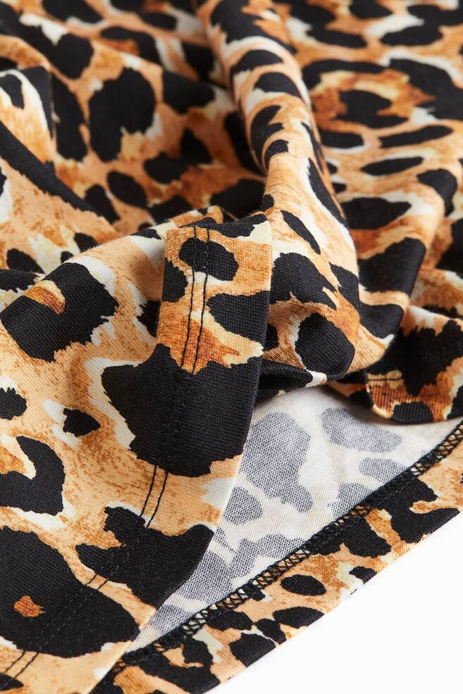 T-shirt med leopardprint og snoet detalje - Beige/Leopardmønstret - 5