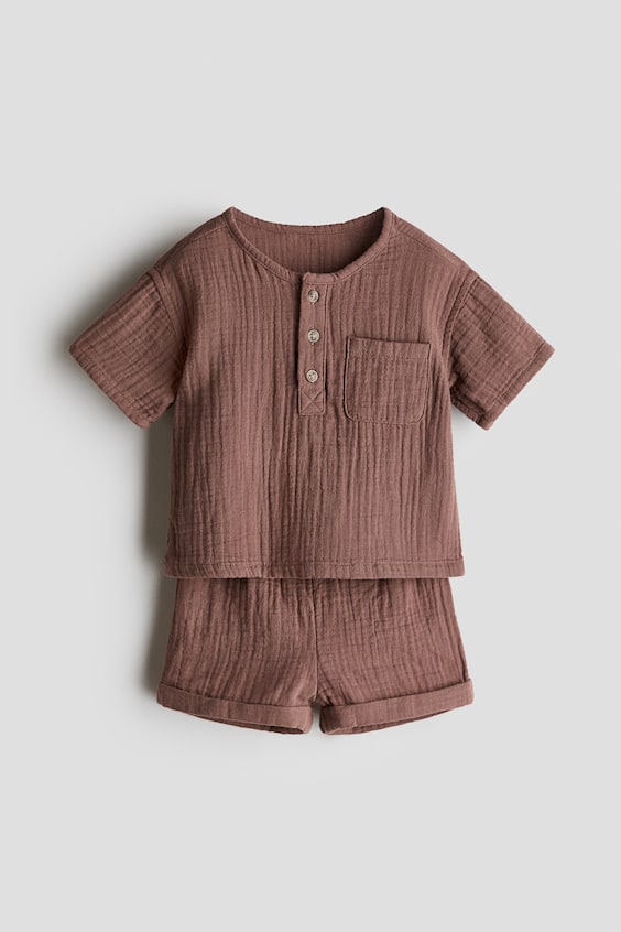 Детские топы H&M 2-Piece Shirt and Shorts Set