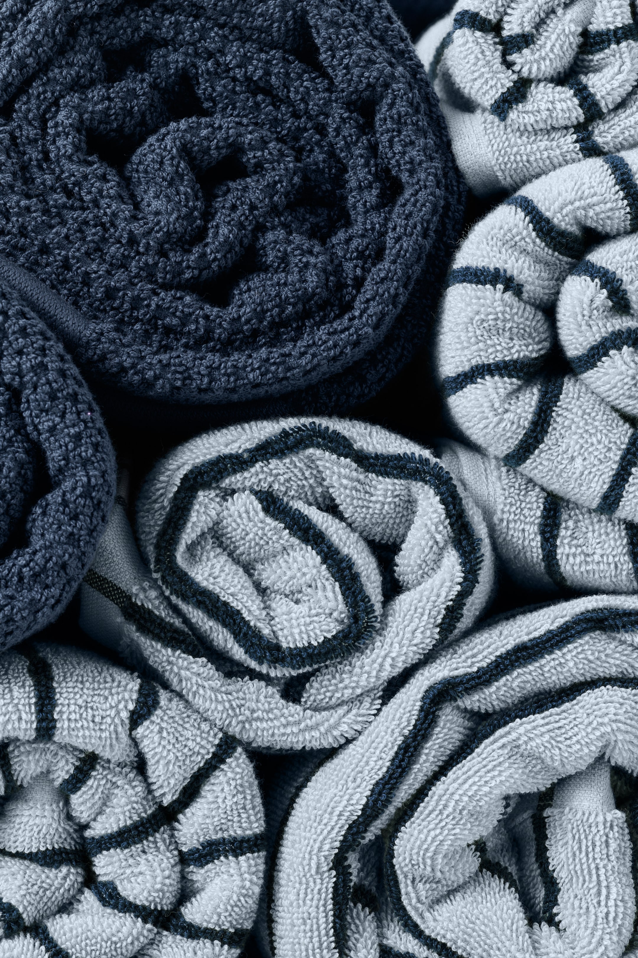 Ingrandisci l'immagine: Telo bagno in spugna di cotone - Blu navy - HOME | H&M CH 1