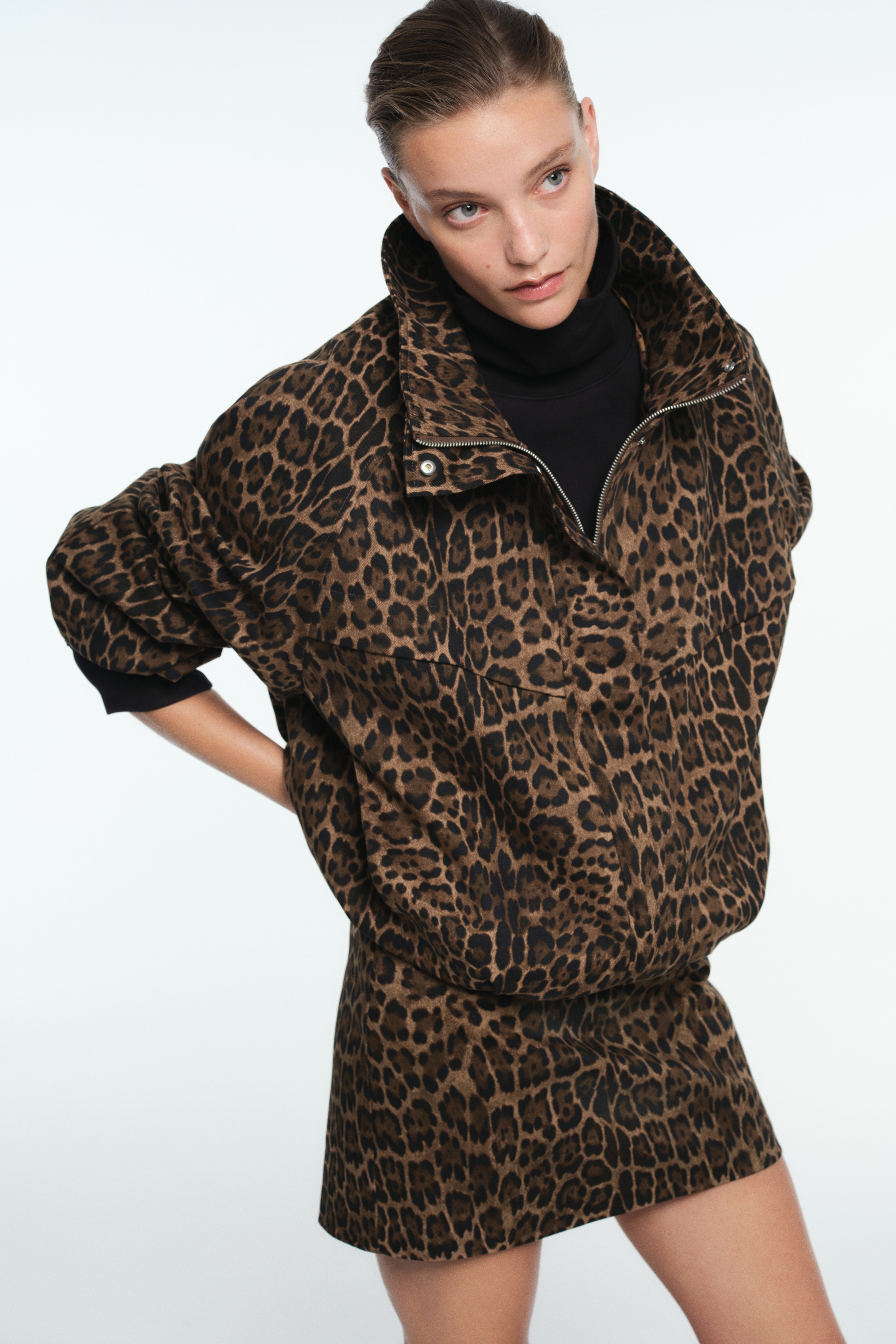 Predimenzionisana jakna s visokom kragnom - Bež/leopard dezen