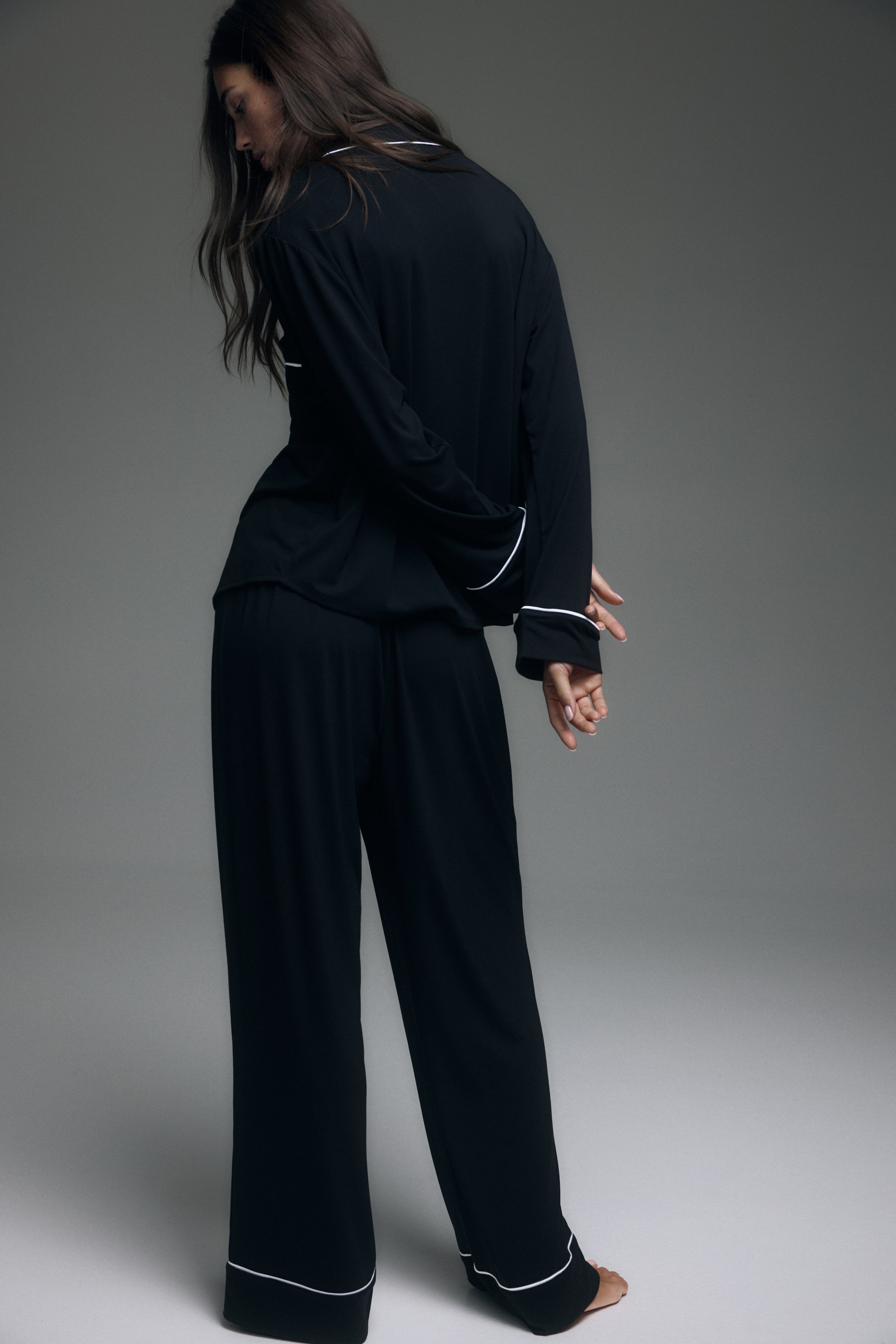 Prikaži veću sliku: Pidžama od mešavine viskoze - Crna - Ladies | H&M RS 4