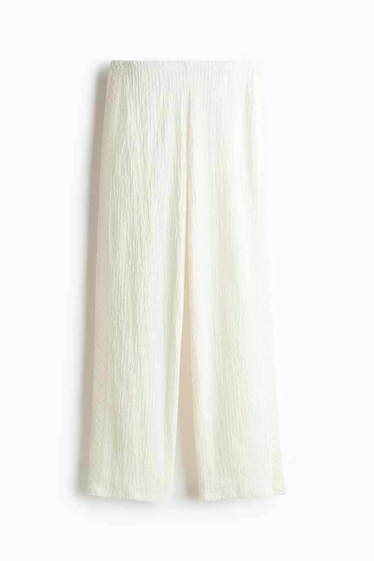 Reljefne pantalone na navlačenje