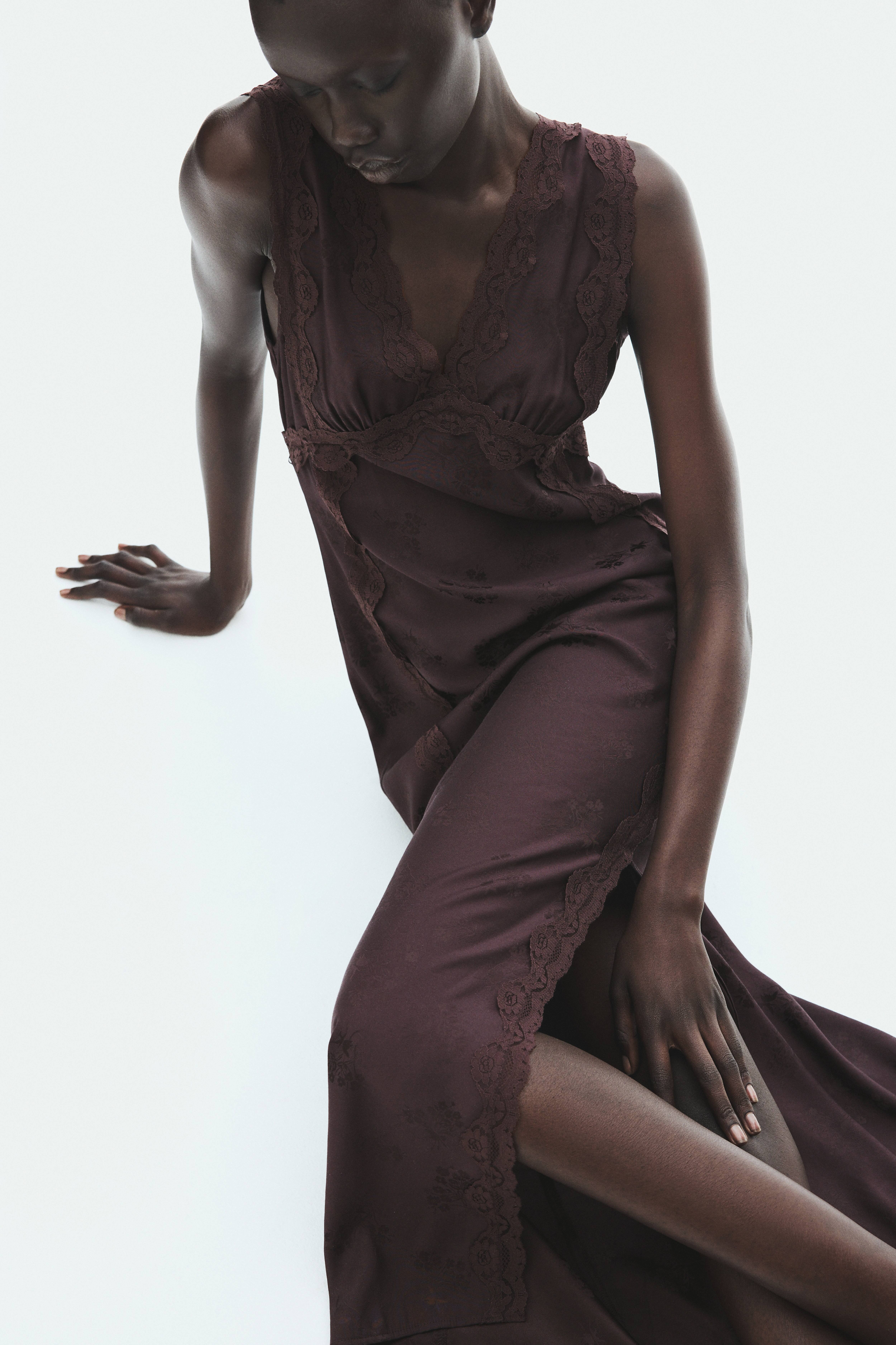 Robe en tissu jacquard avec dentelle