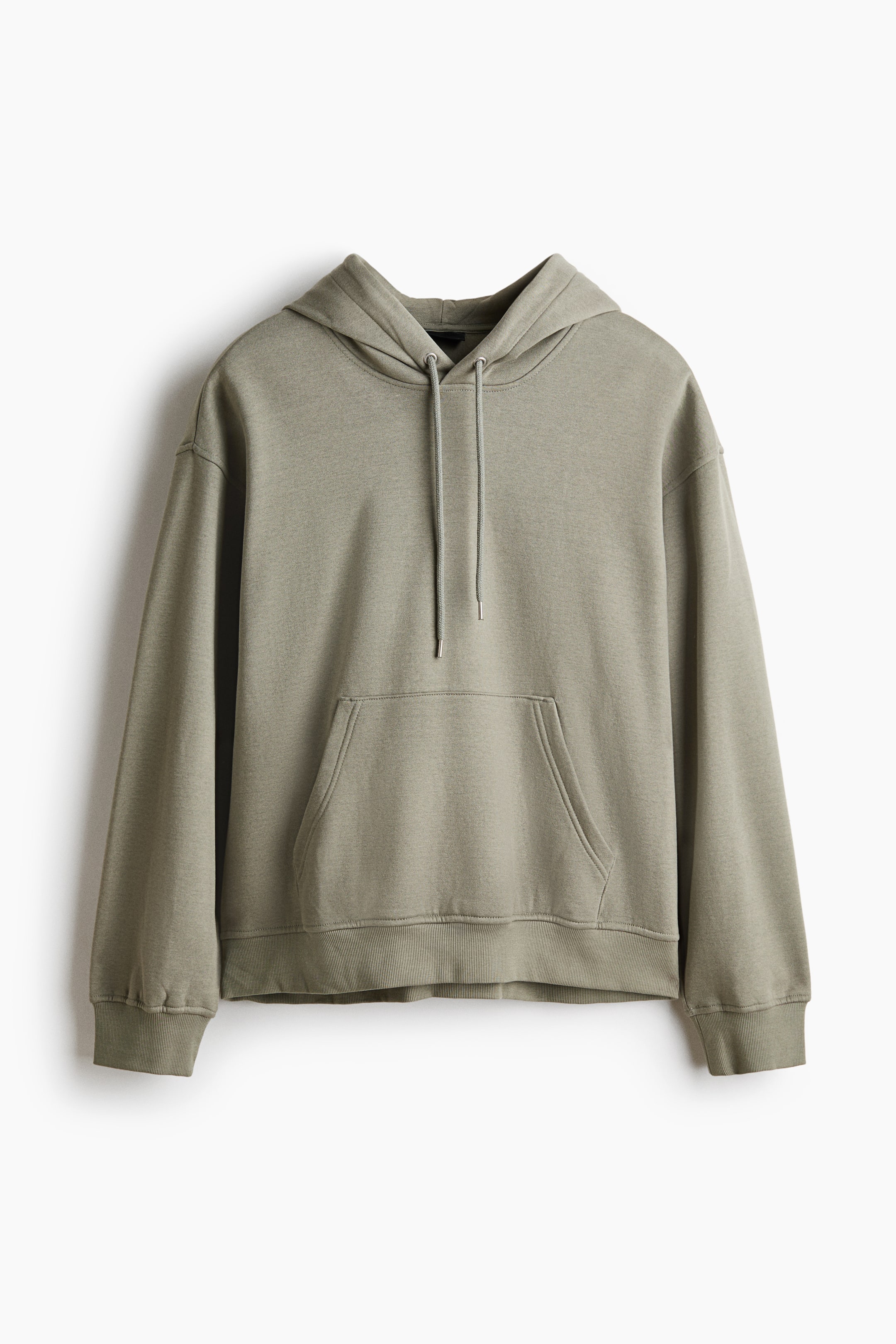 Größeres Bild ansehen: Ein olivgrüner Hoodie wird von vorne gezeigt und verfügt über eine mit Jersey gefütterte Kapuze mit verstellbarem Kordelzug, überschnittene Schultern, lange Ärmel und eine Kängurutasche. Er zeigt breite Rippbündchen an Ärmeln und Saum und präsentiert sich in lockerer Passform.