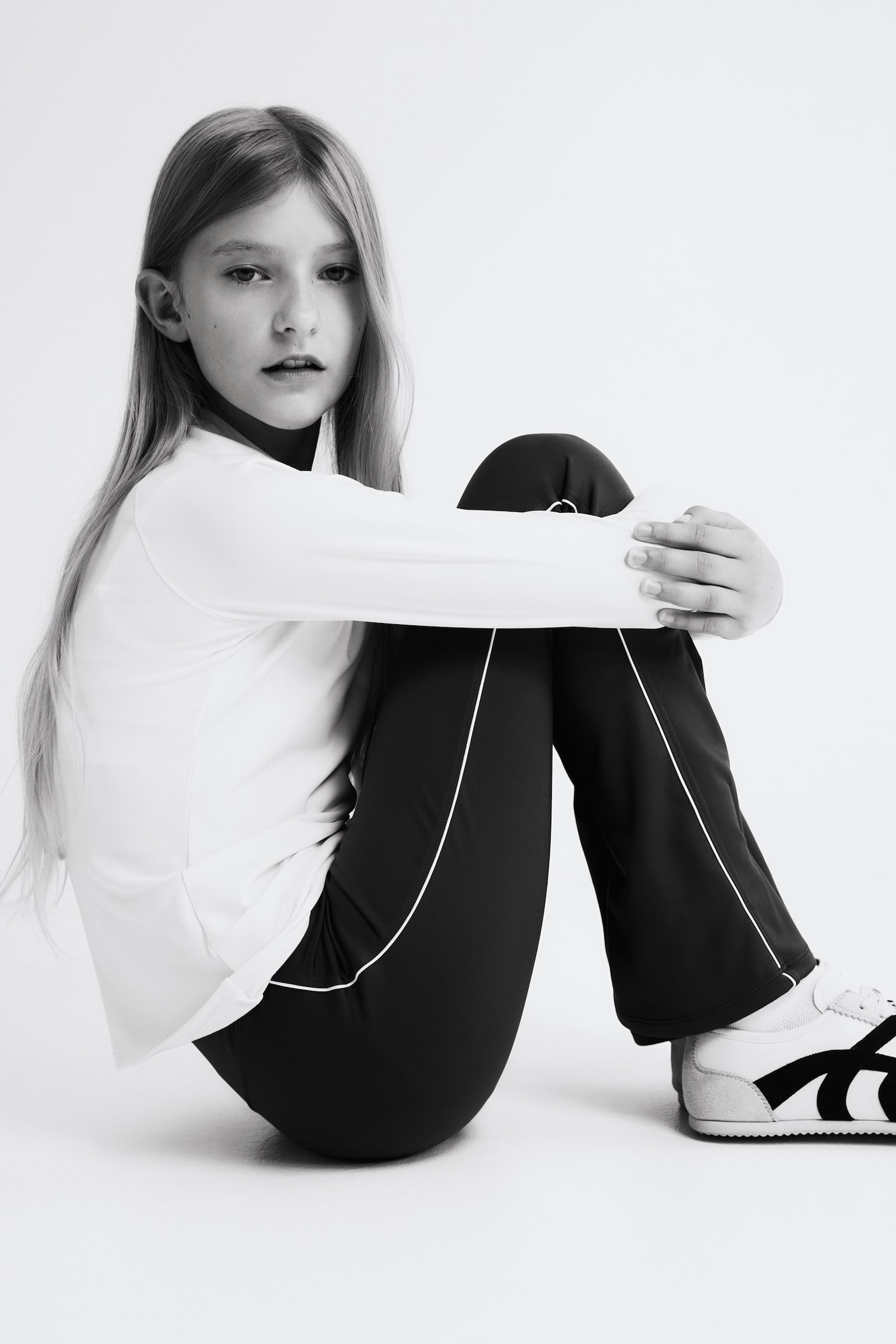 Детские леггинсы H&M Move Flared Sports with DryMove™, цвет: Сливовый / Белый — фото 4