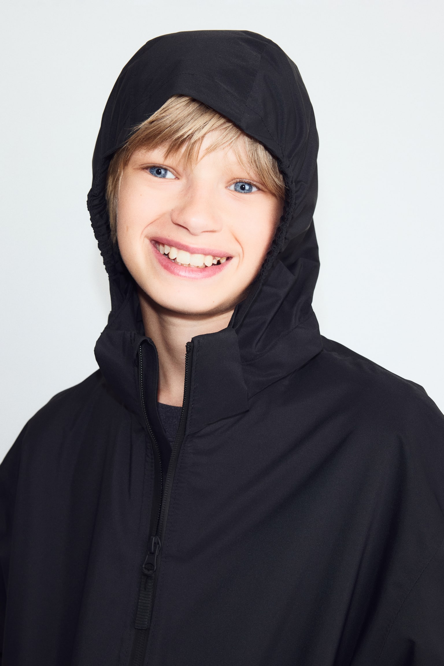 Детская куртка H&M Move Packable Rain Jacket with StormMove™, цвет: Чёрный — фото 3