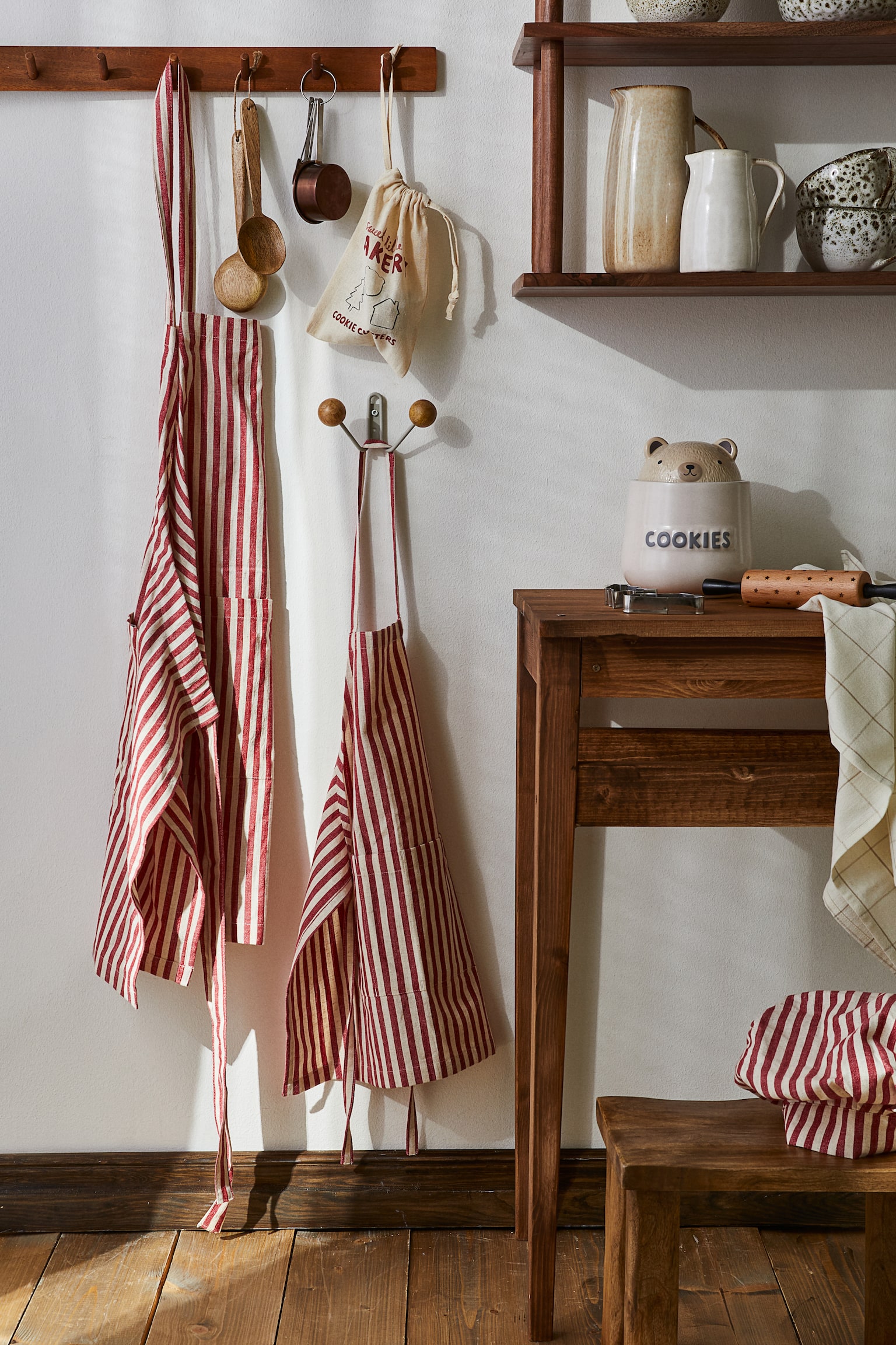 Children’s apron and chef’s hat - Red/White striped - 2