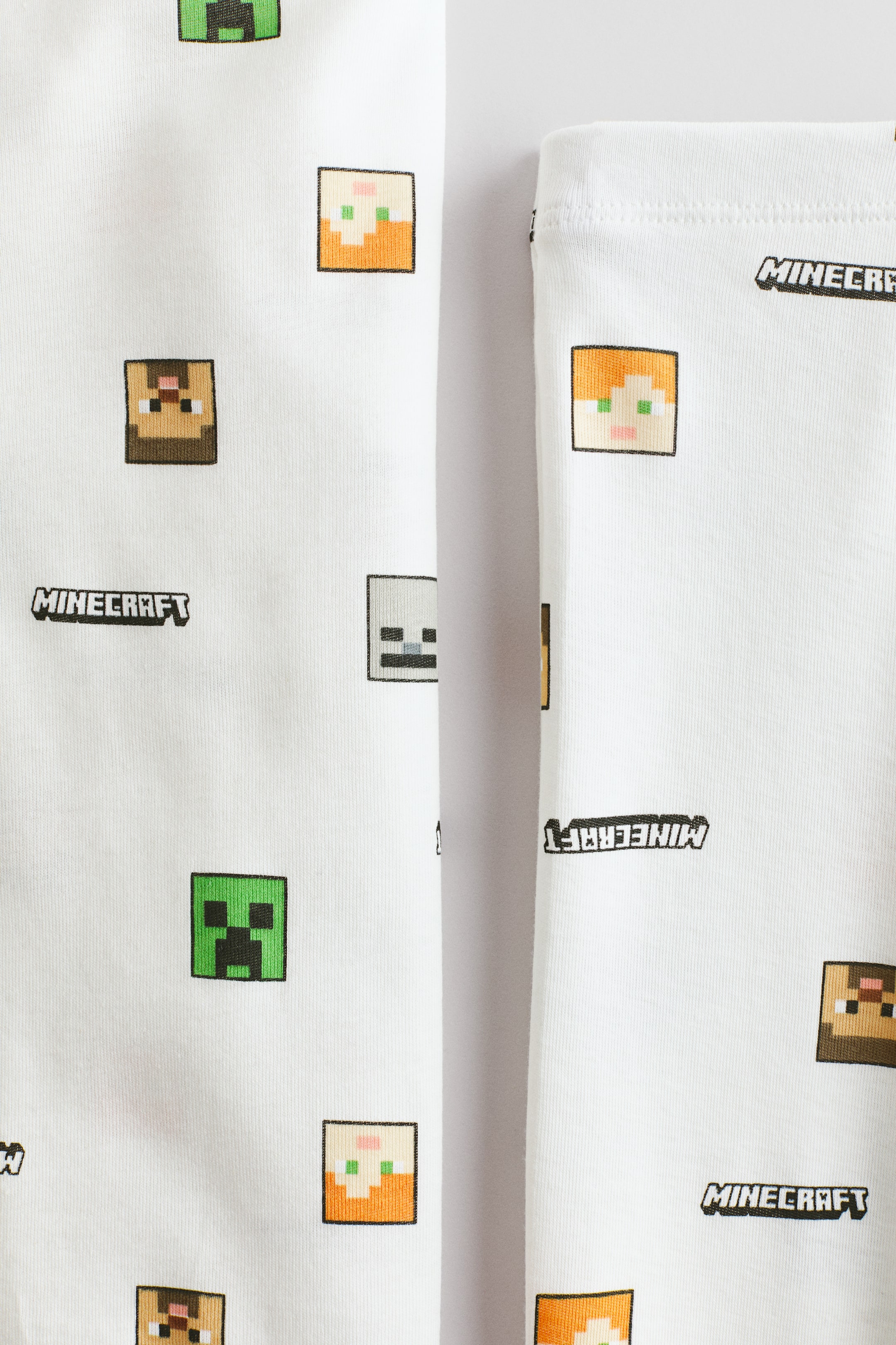 Snug-Fit Printed Cotton Pajamas
