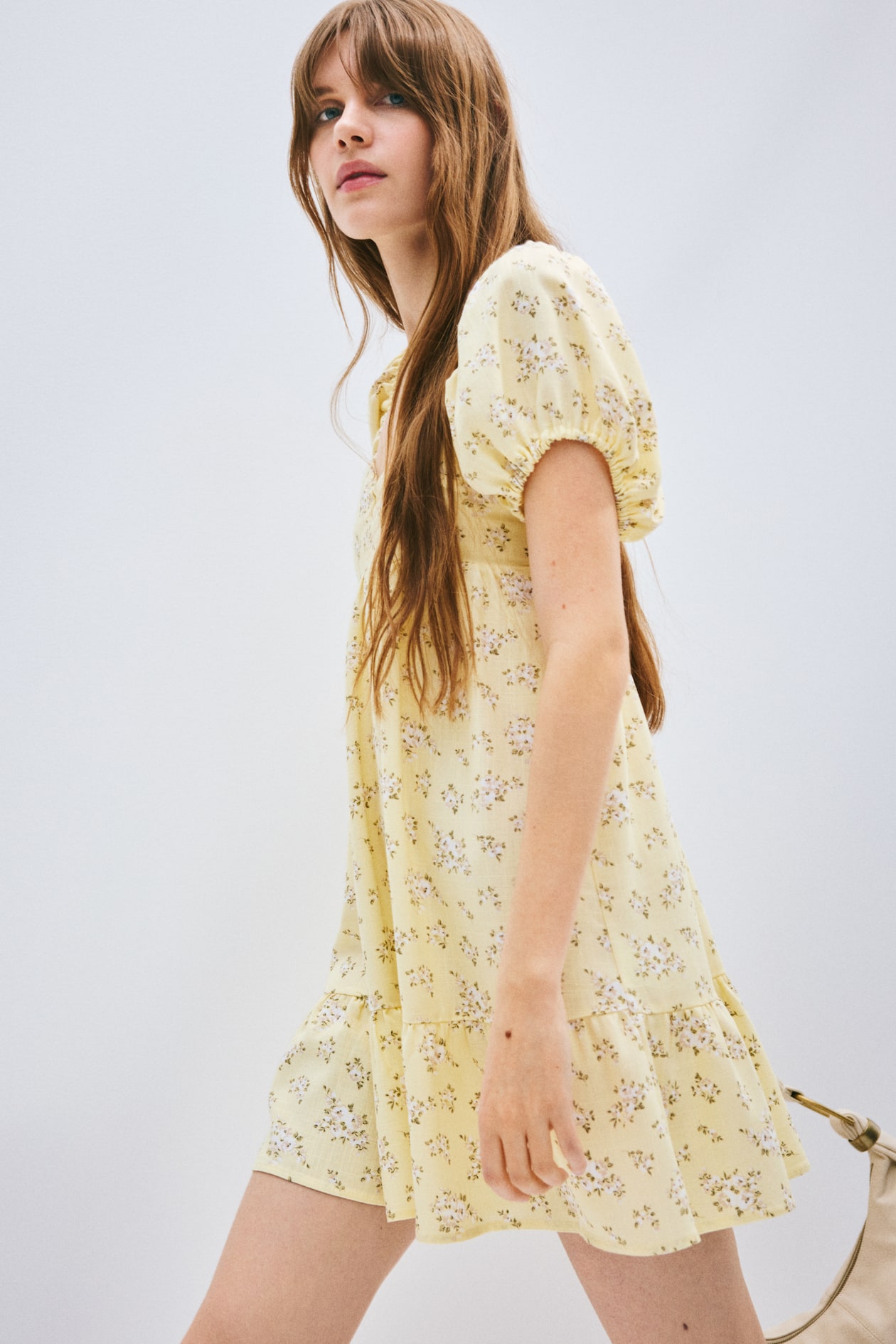 Short Light Yellow Dress Cut-Out Strapless Short Homecoming Dress with Bow  Yellow / 10 Women's Light yellow/floral Puff-Sleeved Dress | H&M US