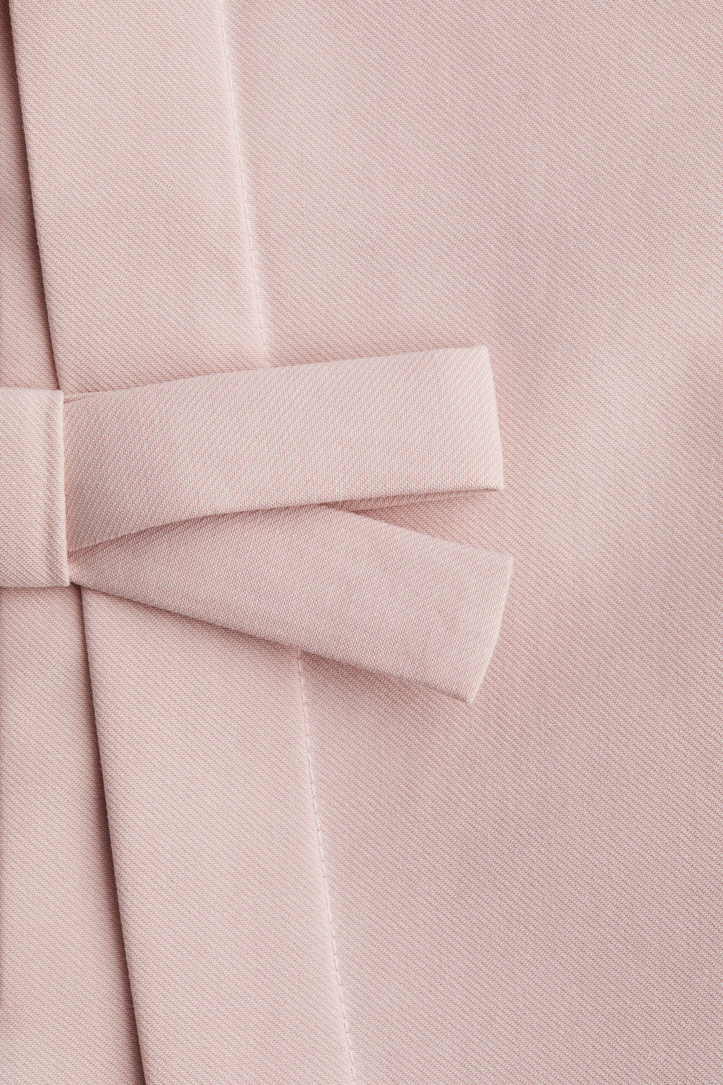 Bow-front skirt