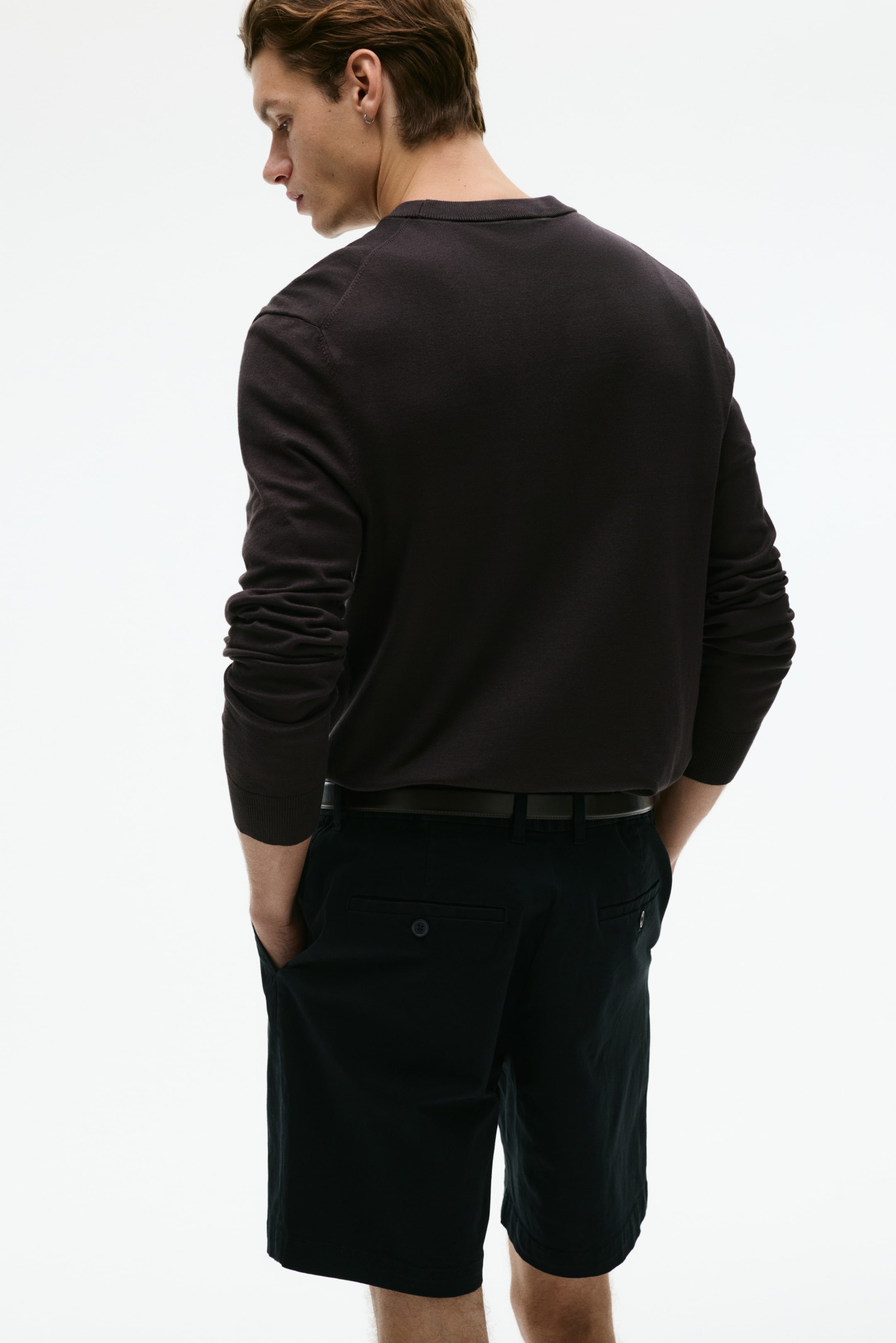 拡大画像を表示: レギュラーフィット チノショートパンツ - ブラック - Men | H&M JP 3