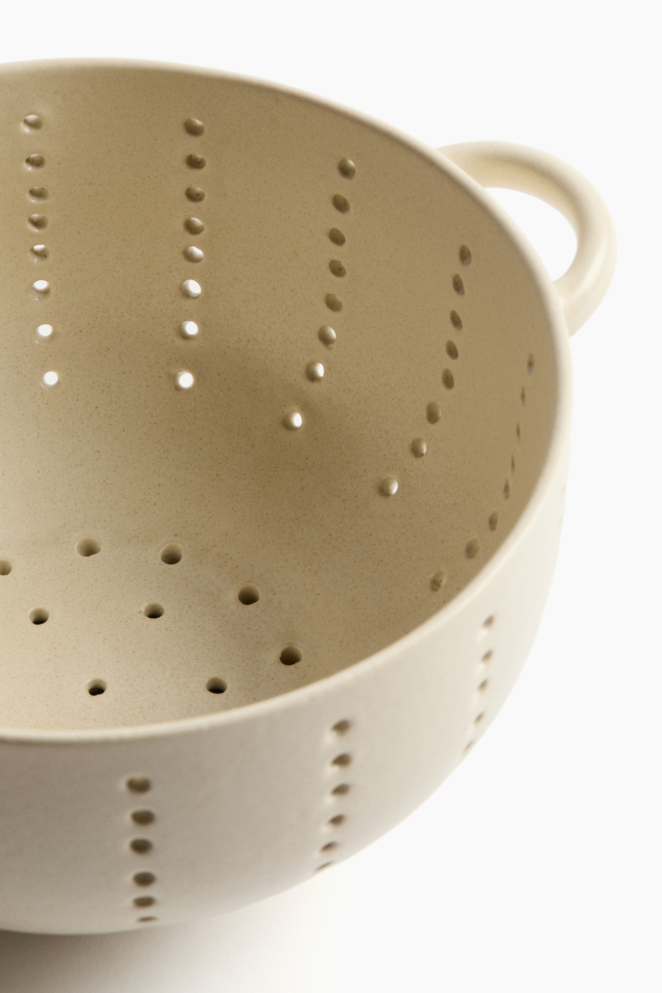 Light beige Reactive-Glaze Colander at H&M Home | H&M CA