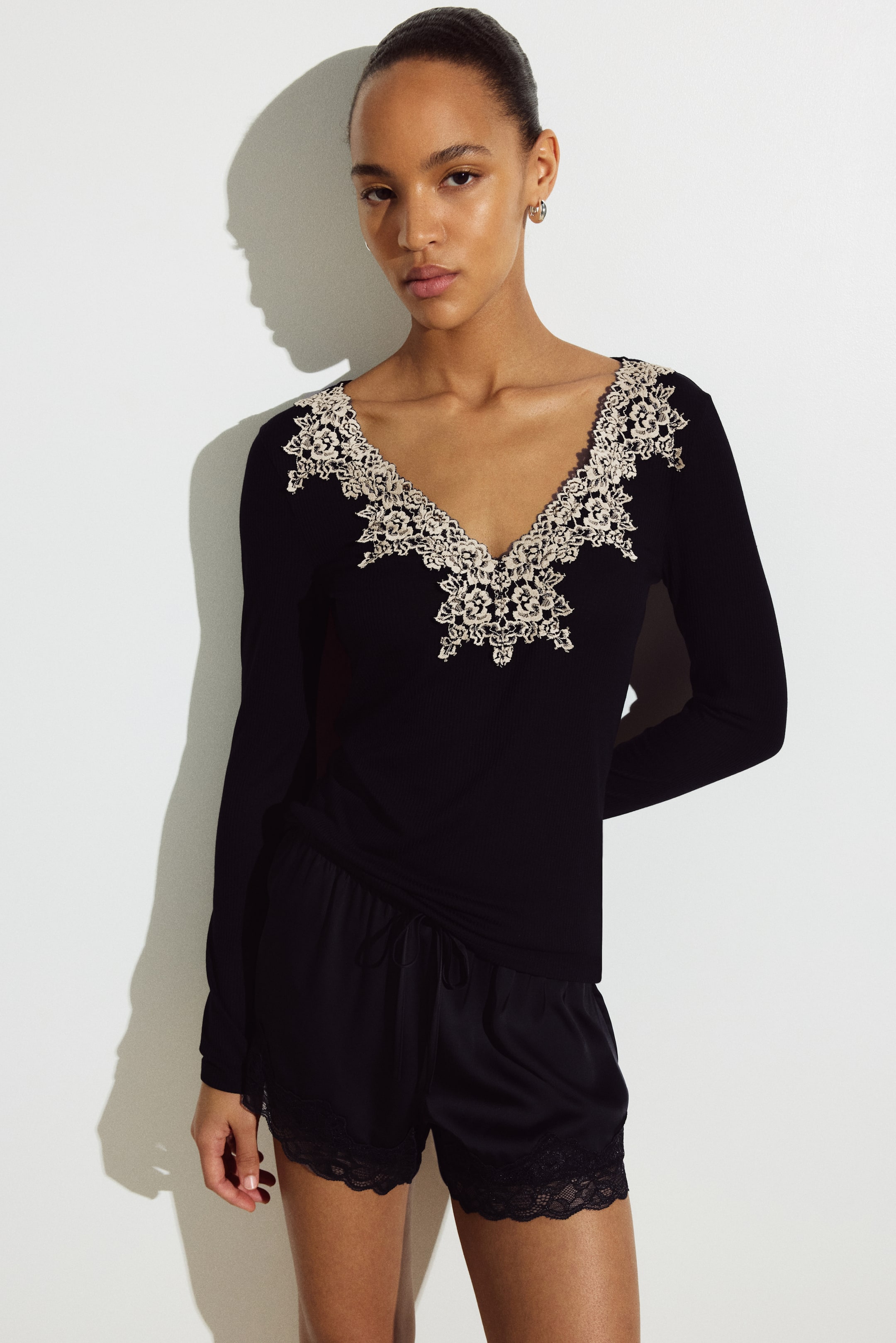 Haut en tricot côtelé avec dentelle