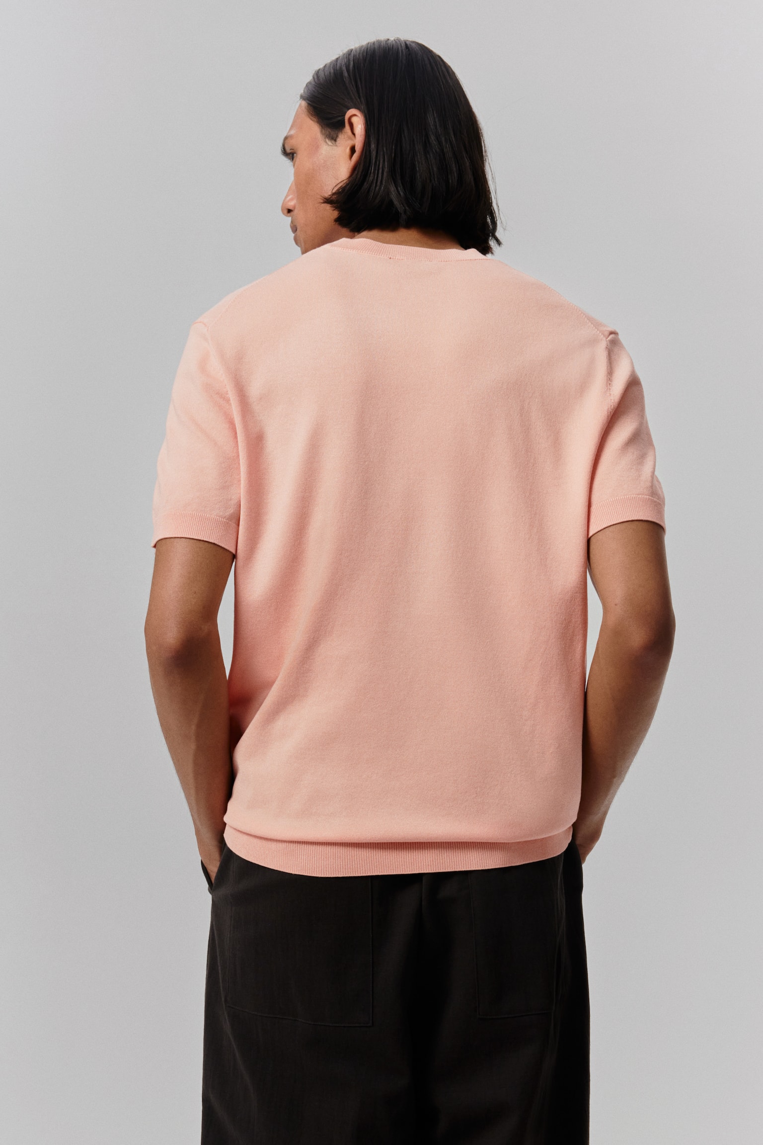 Slim Fit Fine-knit T-shirt - Peach pink/White/Light yellow/Pale green/Black/Sage green/Dark beige - 3