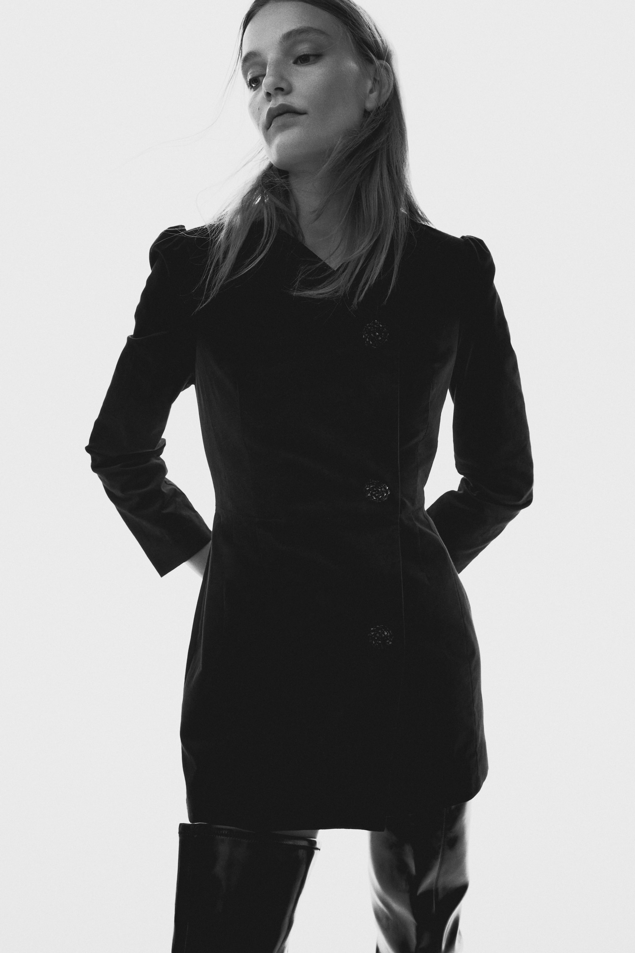 View larger image: Velvet blazer dress - Black - Ladies | H&M PH 3