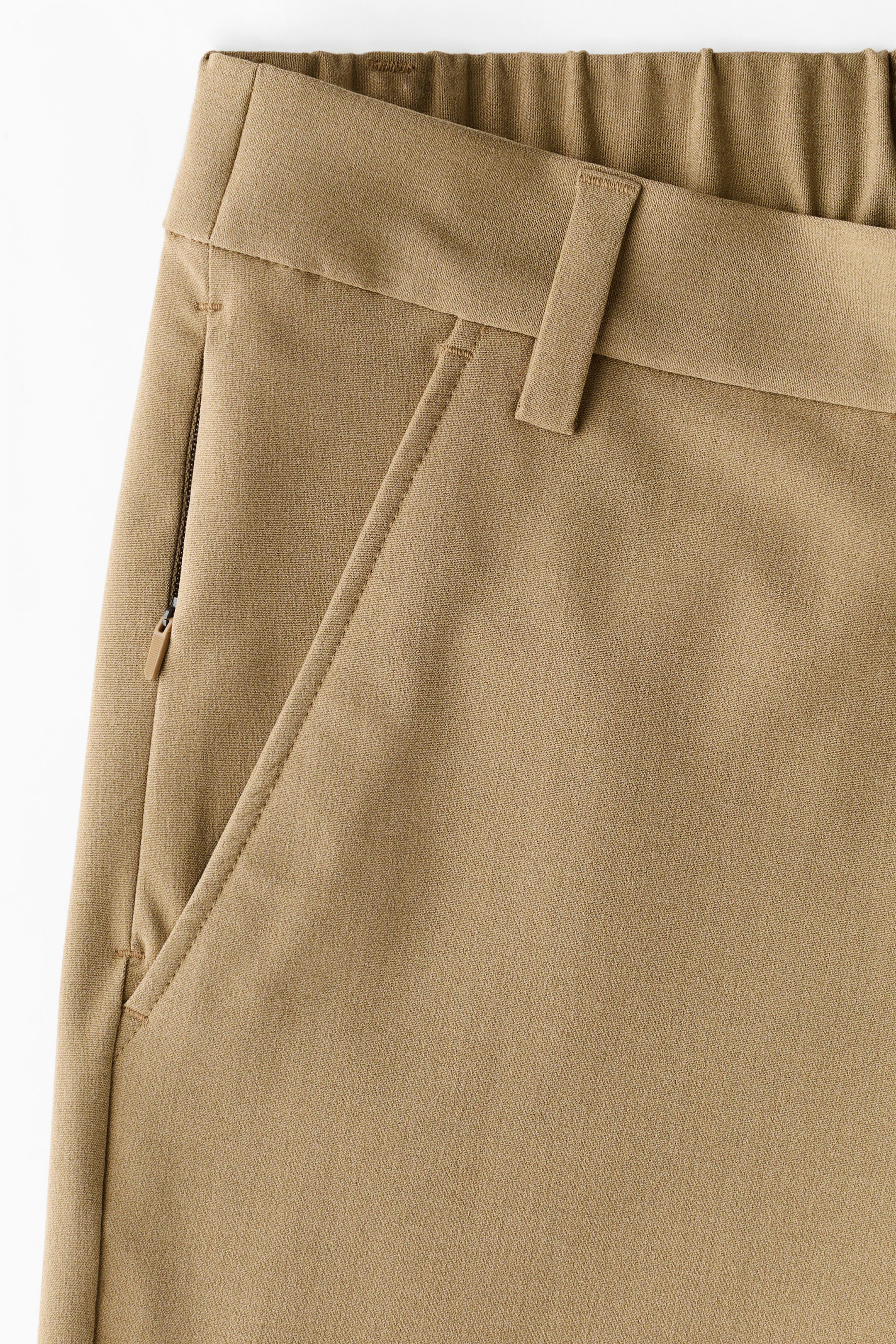Pantalon près du corps extensible dans les 4 sens
