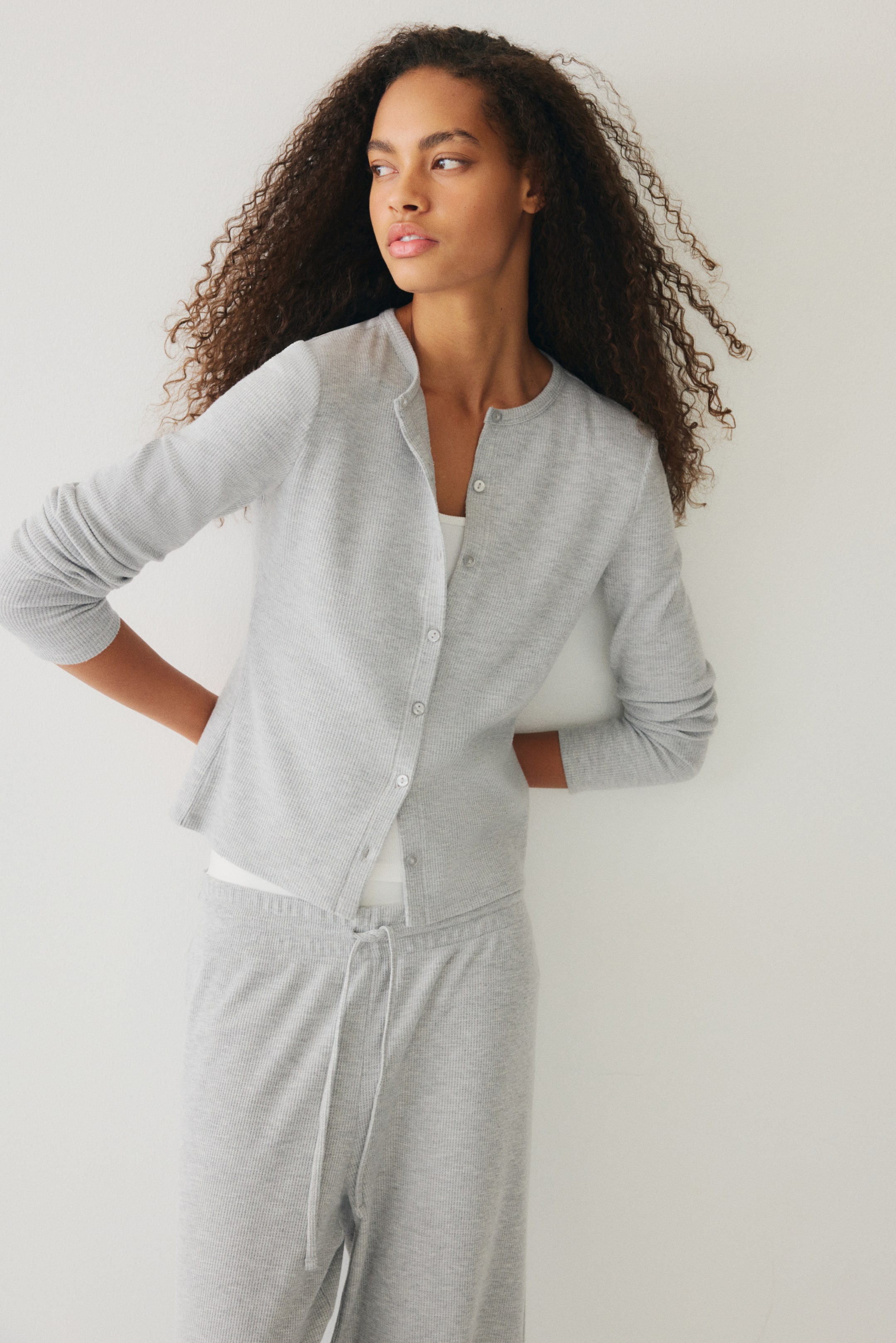 Büyük resmi görüntüle: Petek Dokulu Hırka - Gri - KADIN | H&M TR 1