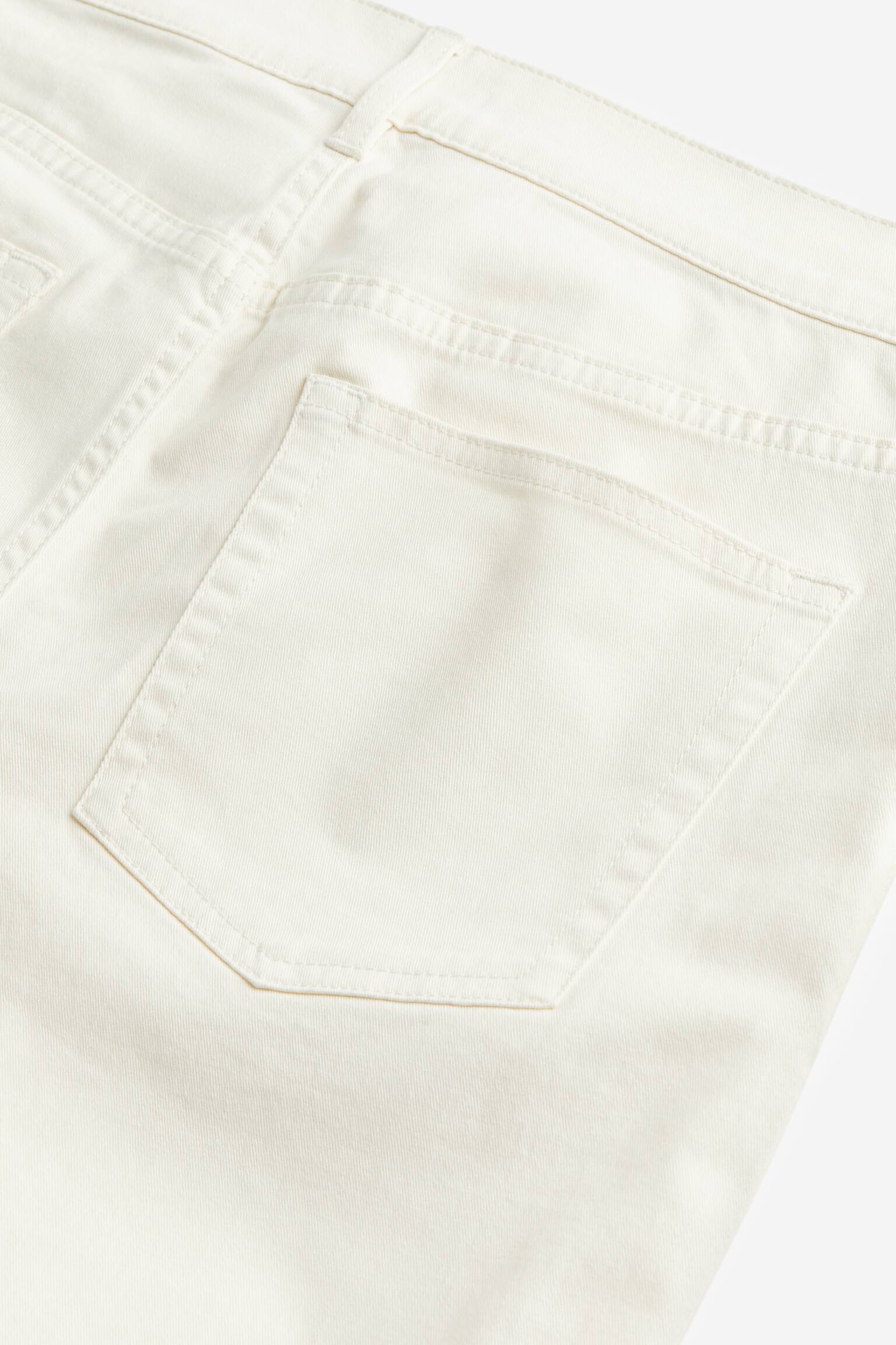 Quần short cotton dệt chéo Slim Fit - Màu kem - 2