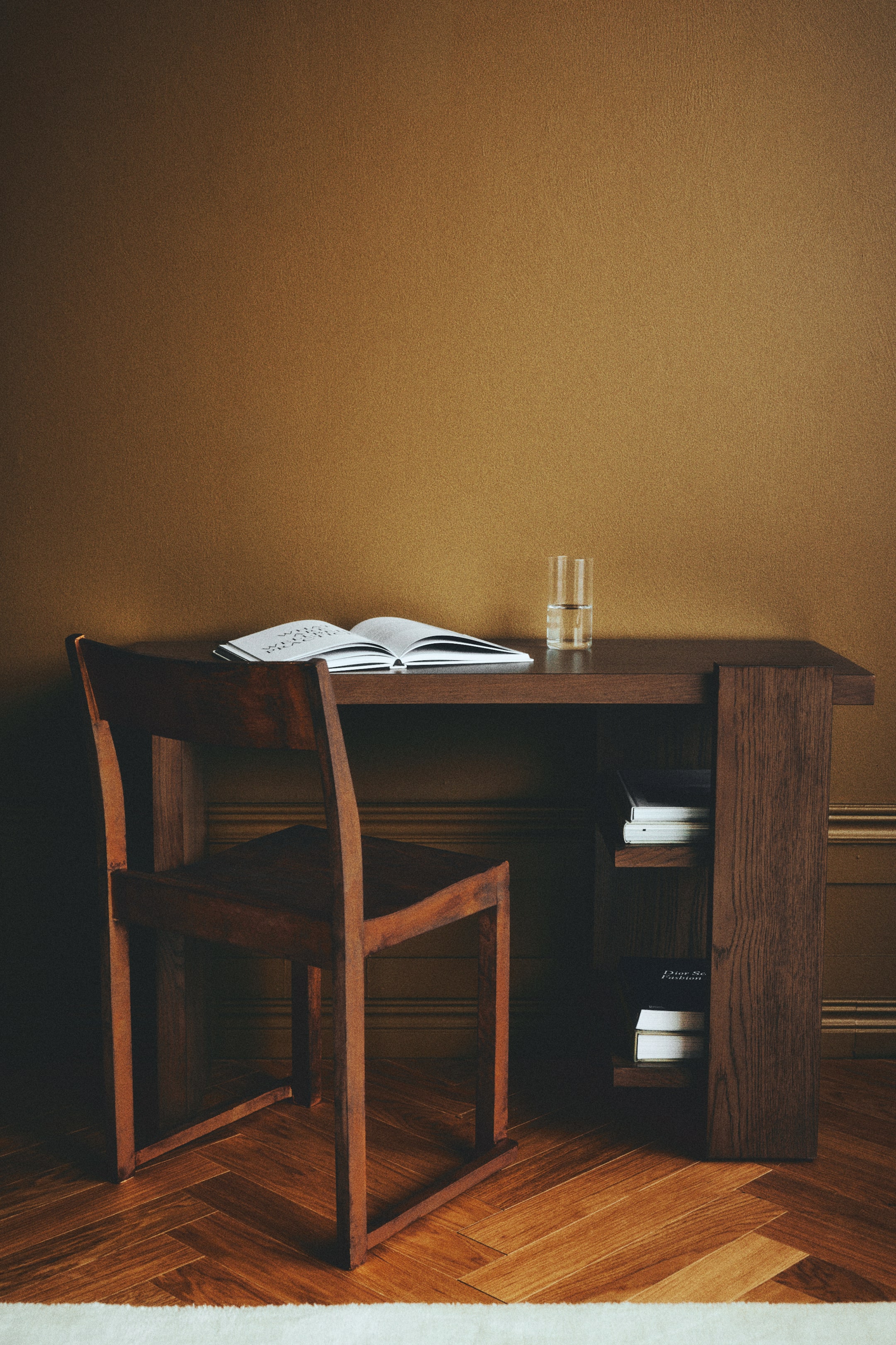 Grotere afbeelding bekijken: Houten bureau - Bruin - HOME | H&M NL 1