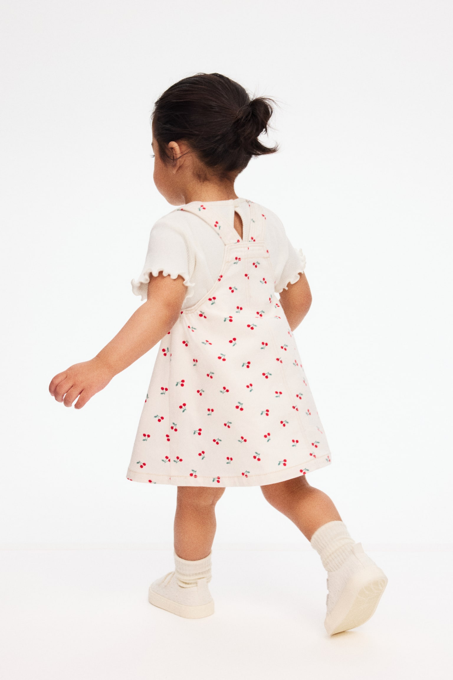 סט 2 חלקים סרפן וחולצה - בז' בהיר/דובדבנים/ירוק חאקי בהיר/פרחוני - 3