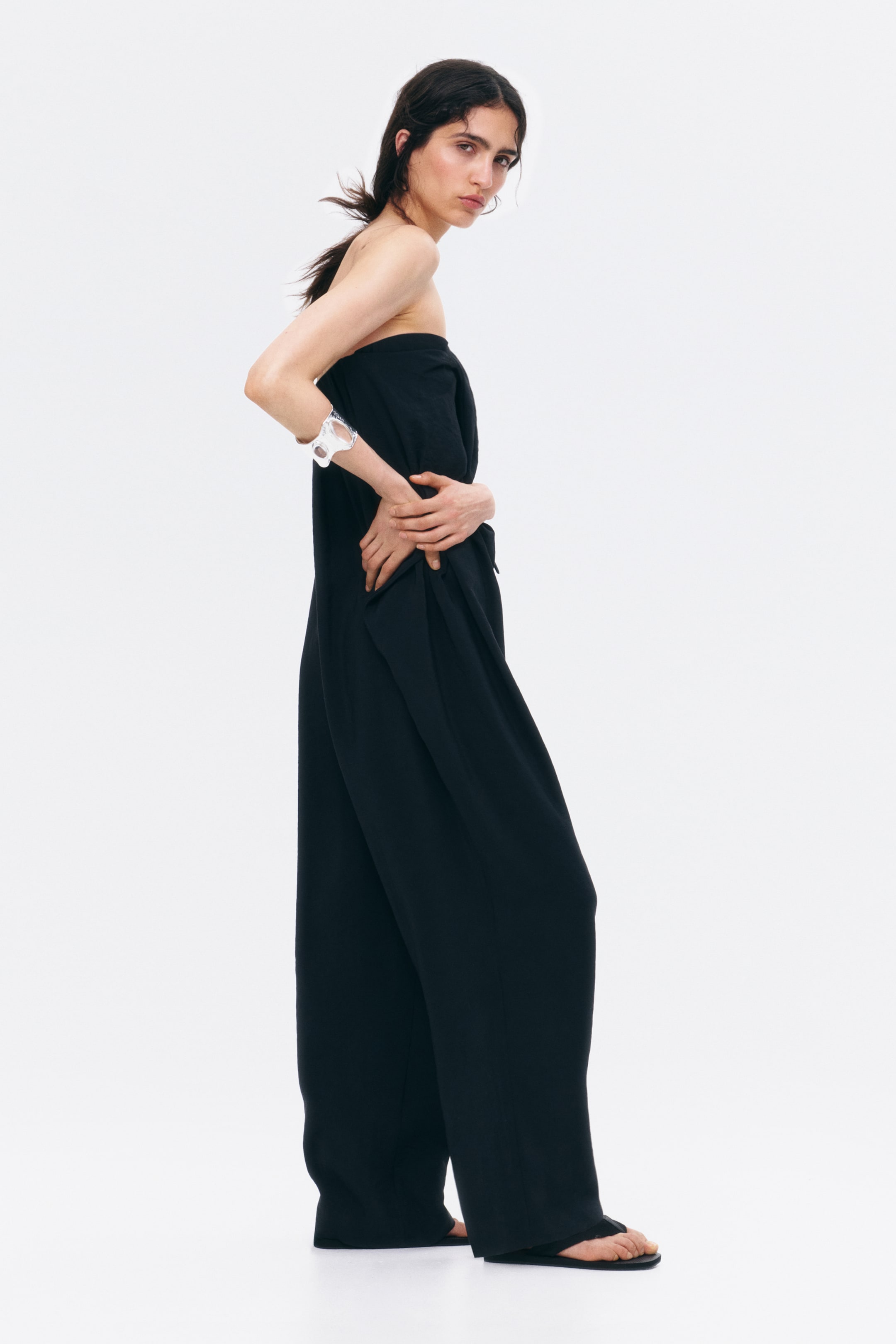 Женские комбинезоны H&M Tie-Detail Bandeau Jumpsuit — фото 4
